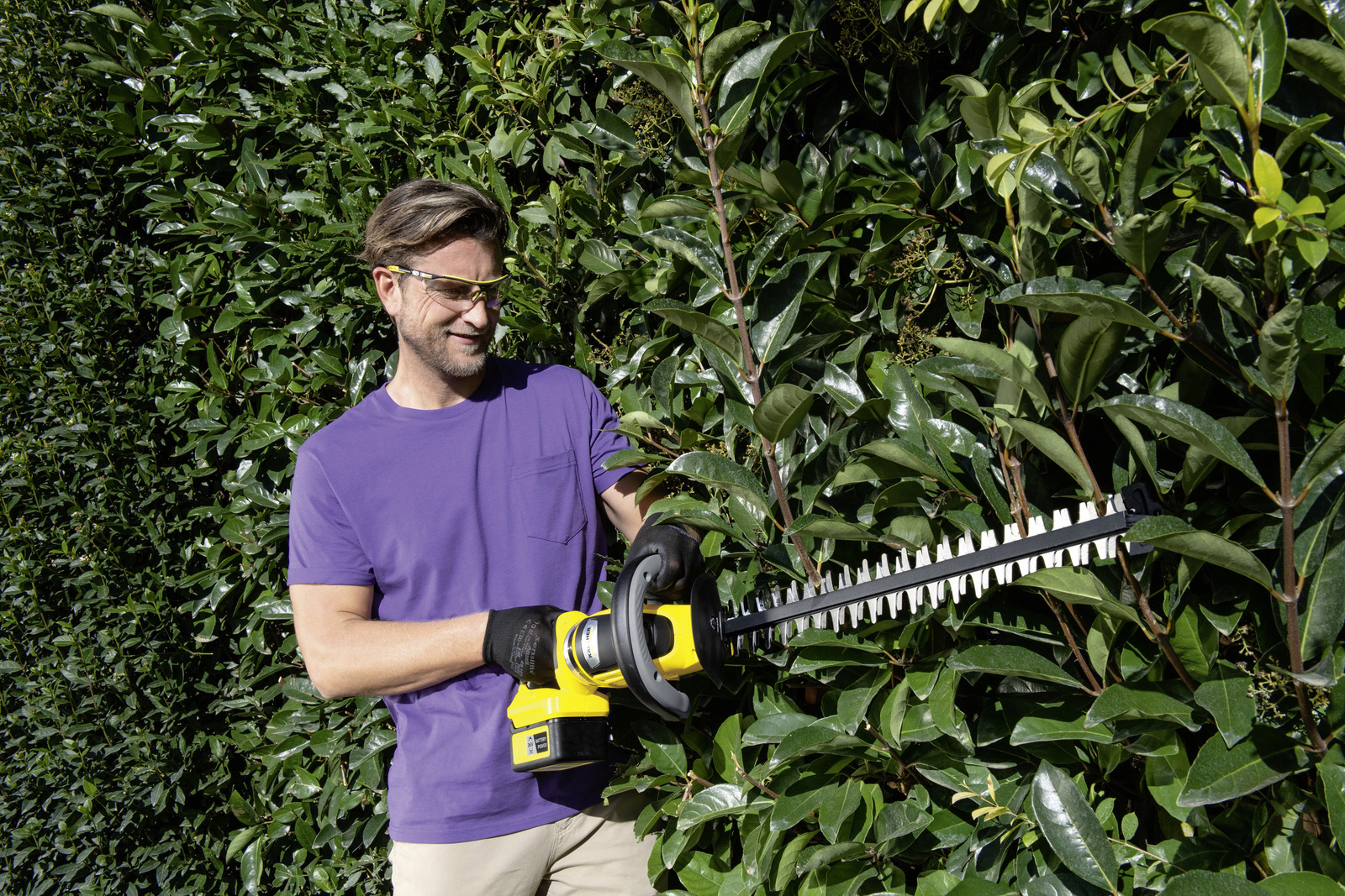 Изображение товара Karcher HGE 36-60 Battery Set - аккумуляторный кусторез с батареей и ЗУ