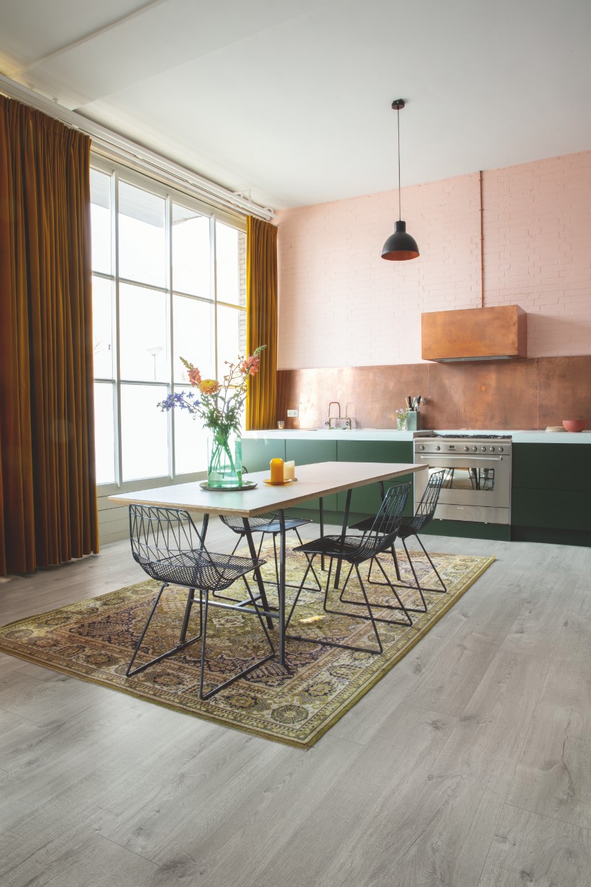 Изображение товара ПВХ плитка Quick Step Дуб хлопковый светло-серый 33 класс 5 мм 1.873 м²