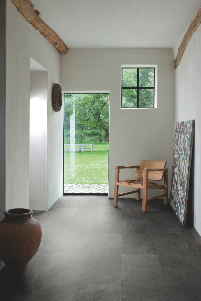 Изображение товара ПВХ плитка Quick Step Сланец черный 33 класс толщиной 4.5 мм 2.08 м²