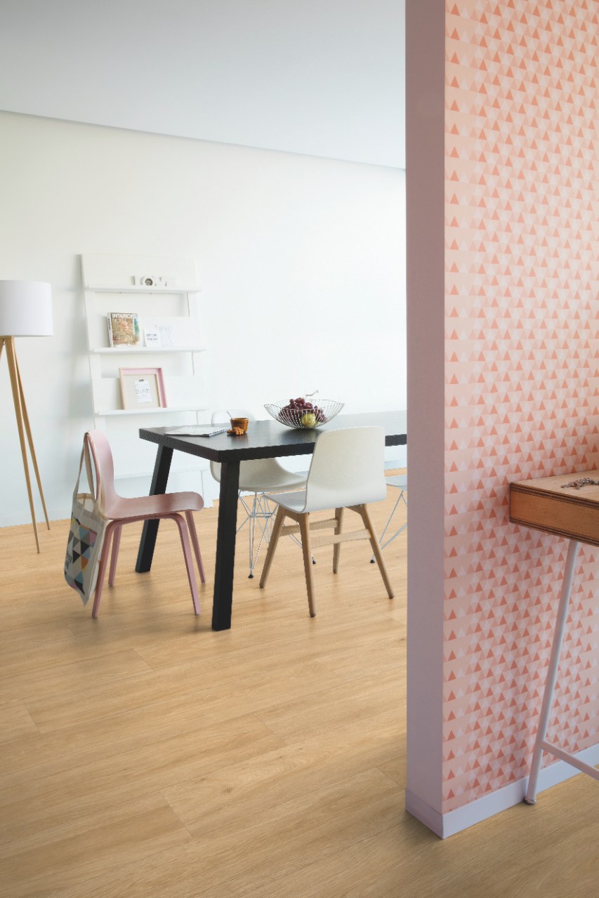 Изображение товара ПВХ плитка Quick Step Дуб шёлковый тёплый натуральный 32 класс толщина 4.5 мм 2.105 м², цена за упаковку