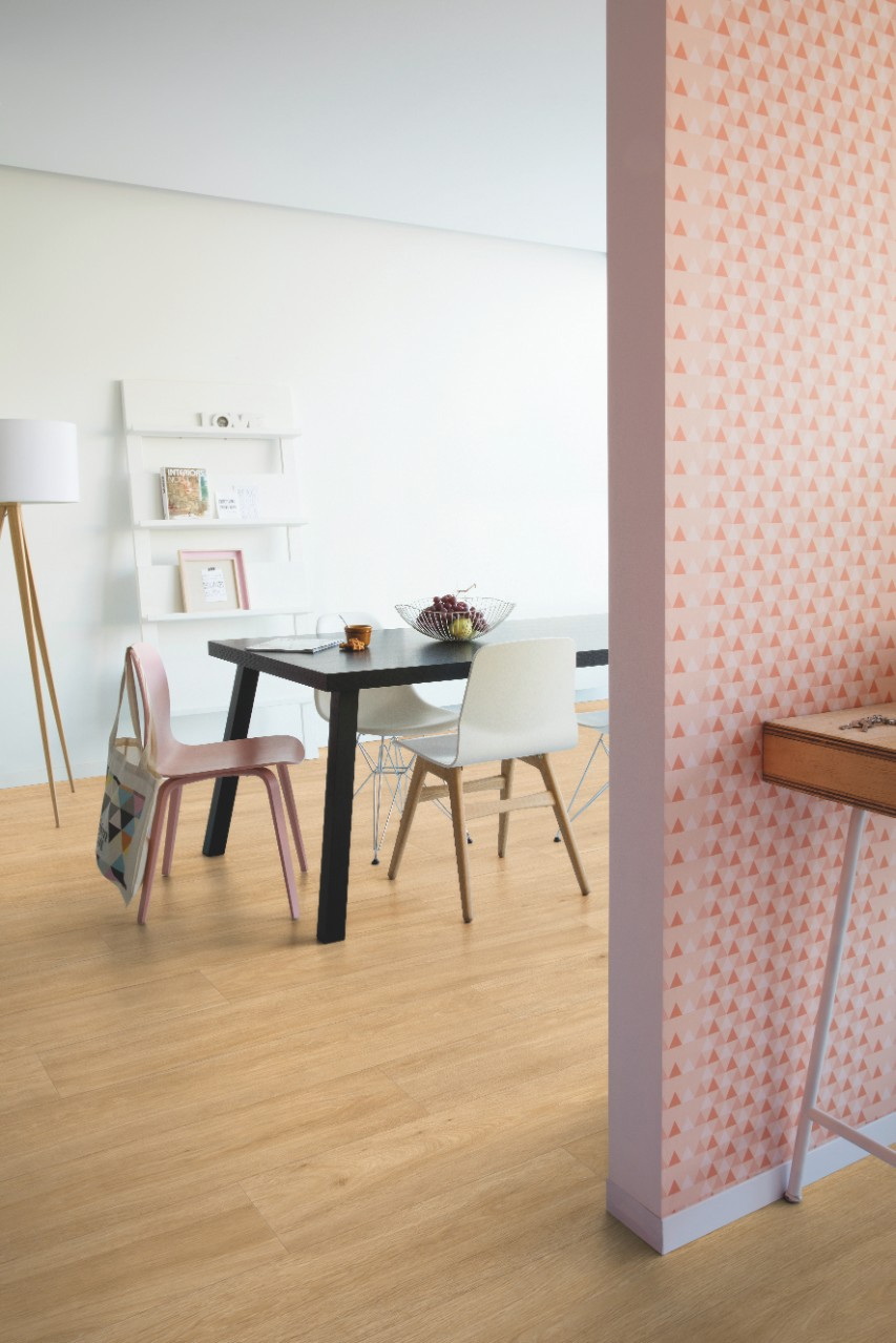 Изображение товара ПВХ плитка Quick Step Дуб шелковый теплый натуральный 33 класс 4.5 мм 2.105 м2