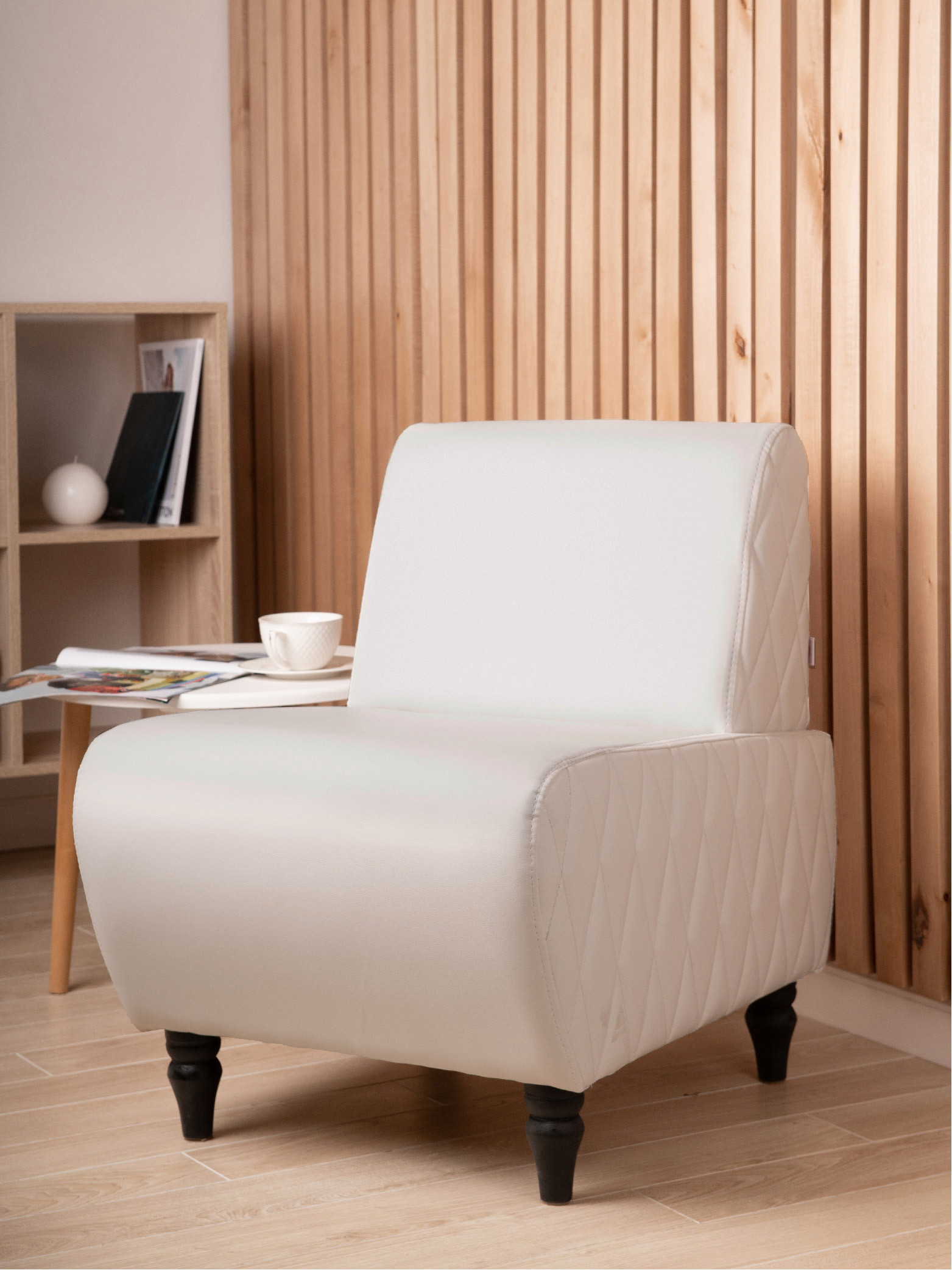 Изображение товара Кресло Monofix Буно экокожа белый 55x73x67 см современное кресло