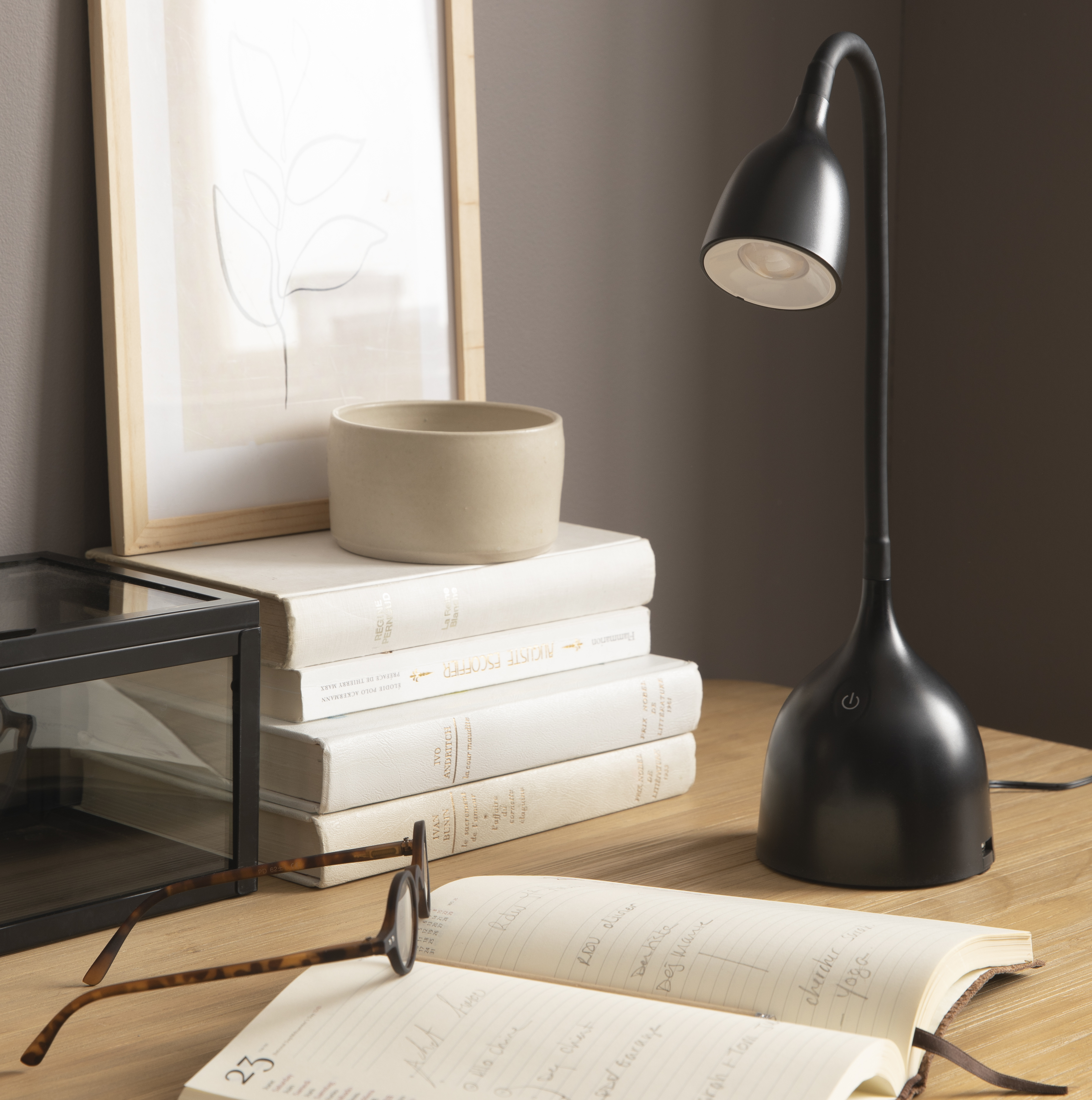 Изображение товара Настольная лампа Inspire Swallow LED 400Лм черная рабочая с USB и сенсорным выключателем