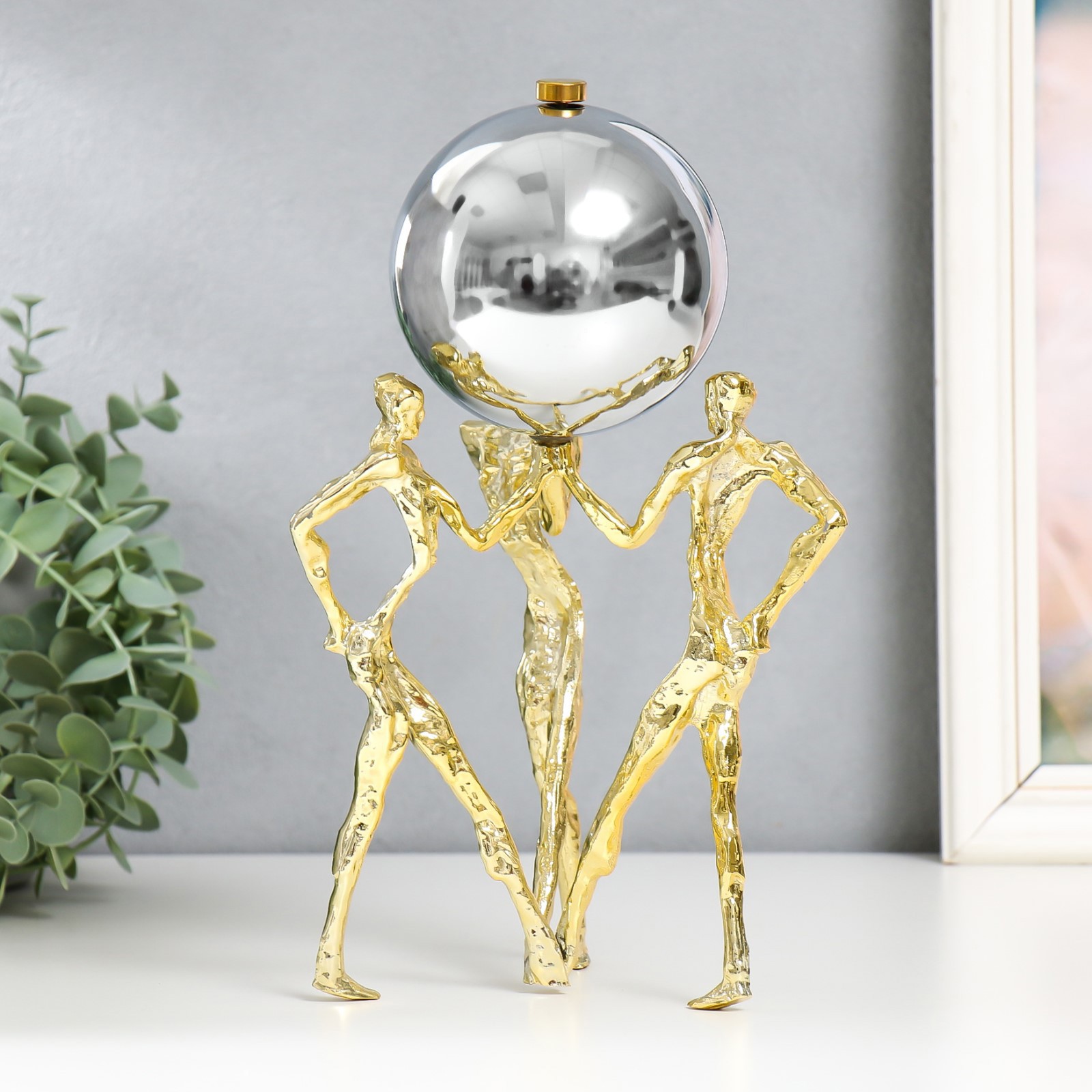 Изображение товара Сувенир интерьерный "Люди с шаром" 17x17x27