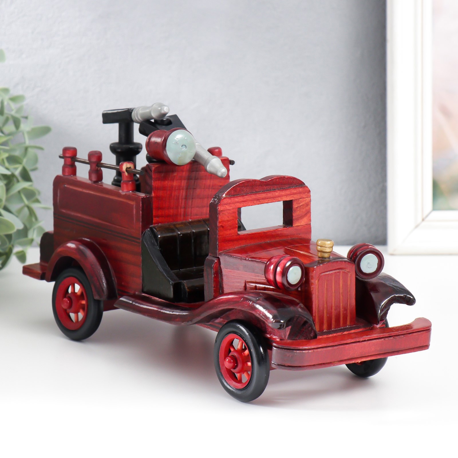 Изображение товара Сувенир интерьерный "Пожарный автомобиль" 30x10x14 см