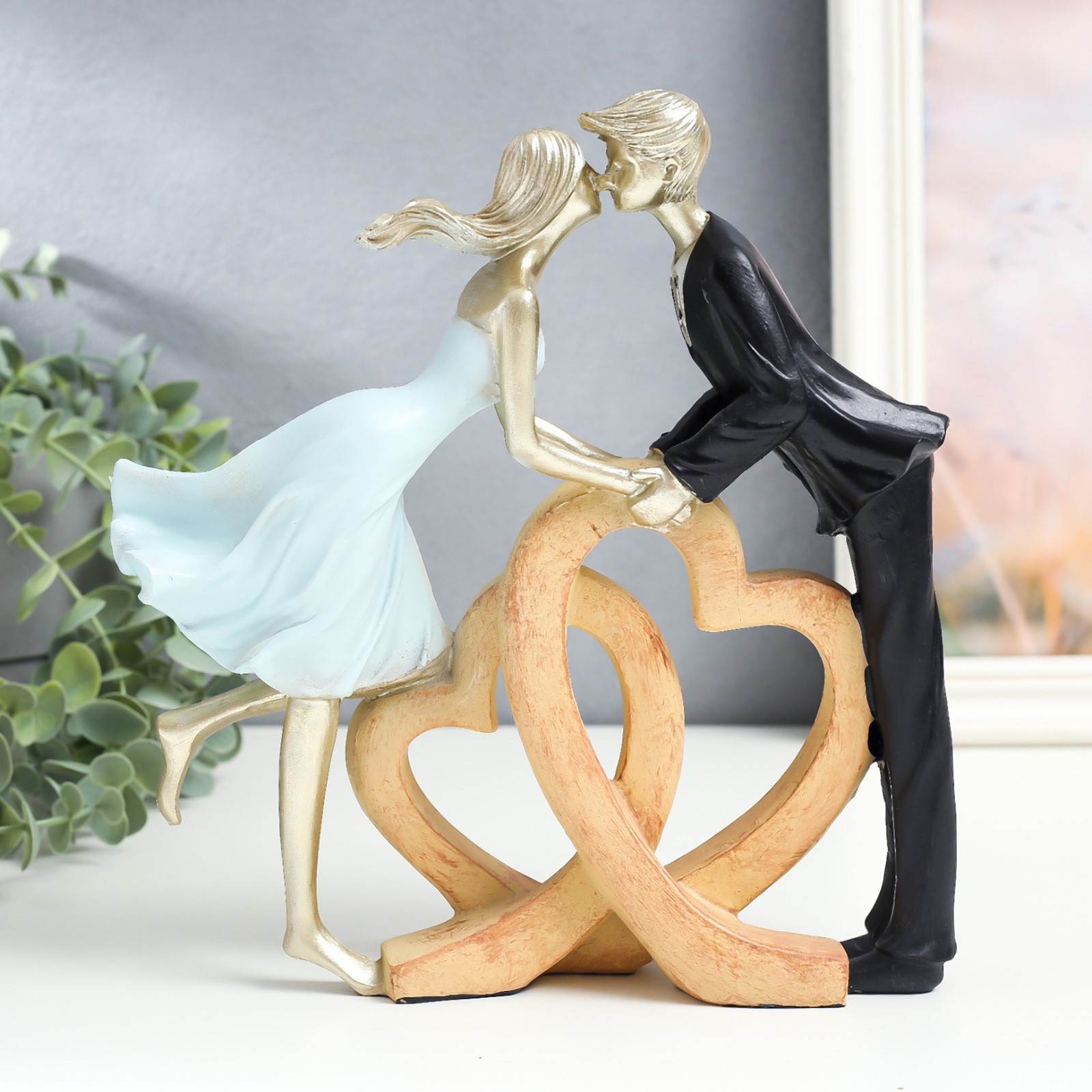 Изображение товара Сувенир интерьерный «Поцелуй у сердец» 23x5.5x24 см