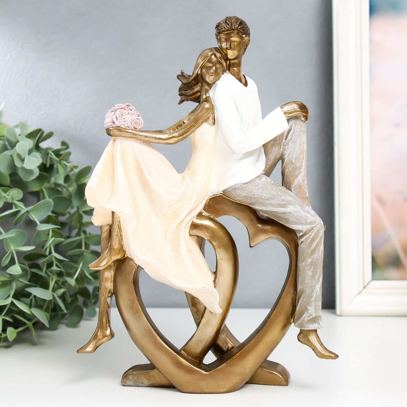 Изображение товара Сувенир интерьерный "Влюбленные на сердце" 7.5x17.5x25 см