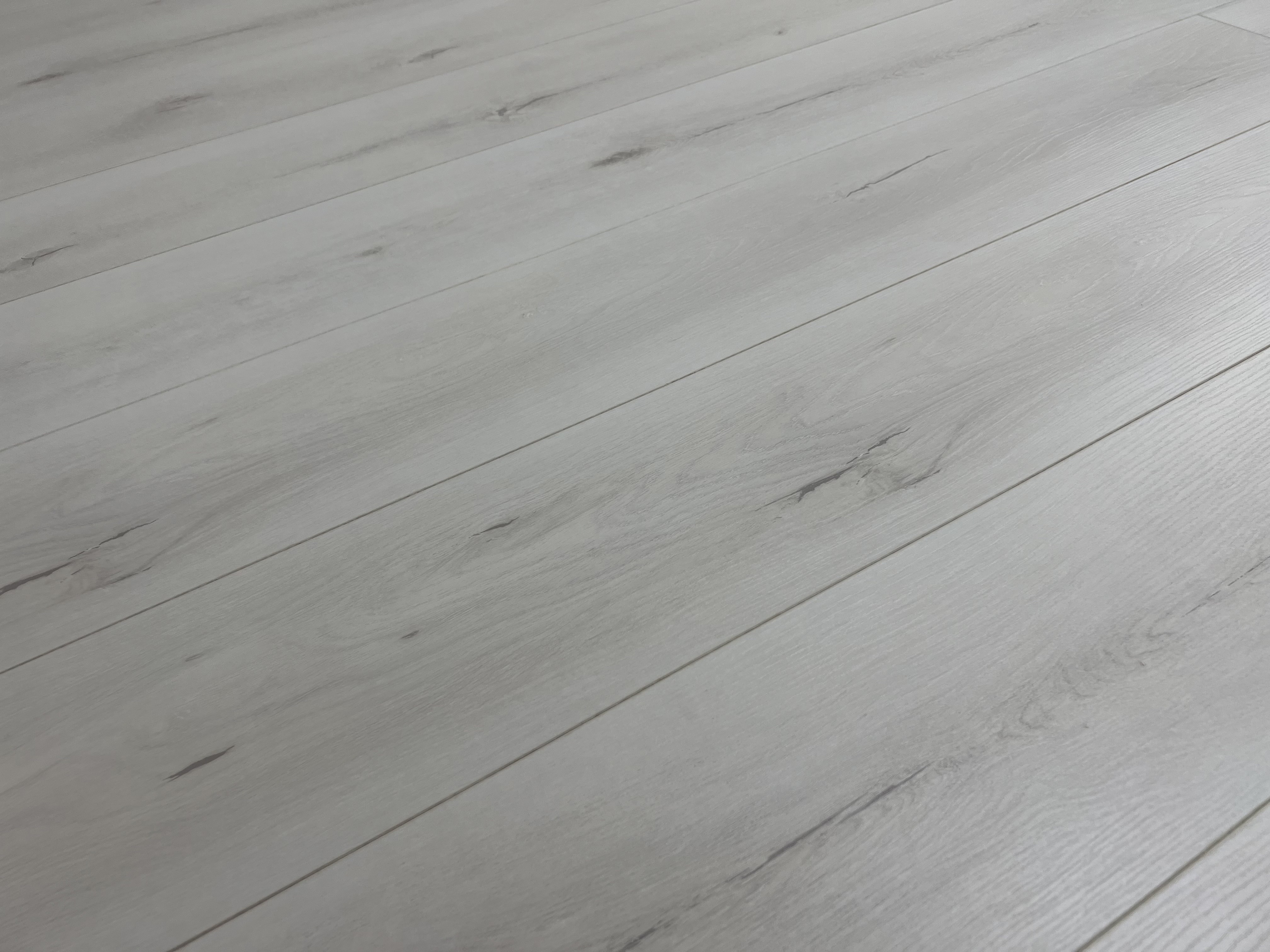 Изображение товара Ламинат Paradise Selva S-07 34 класс толщина 12 мм с фаской 2.16 м²