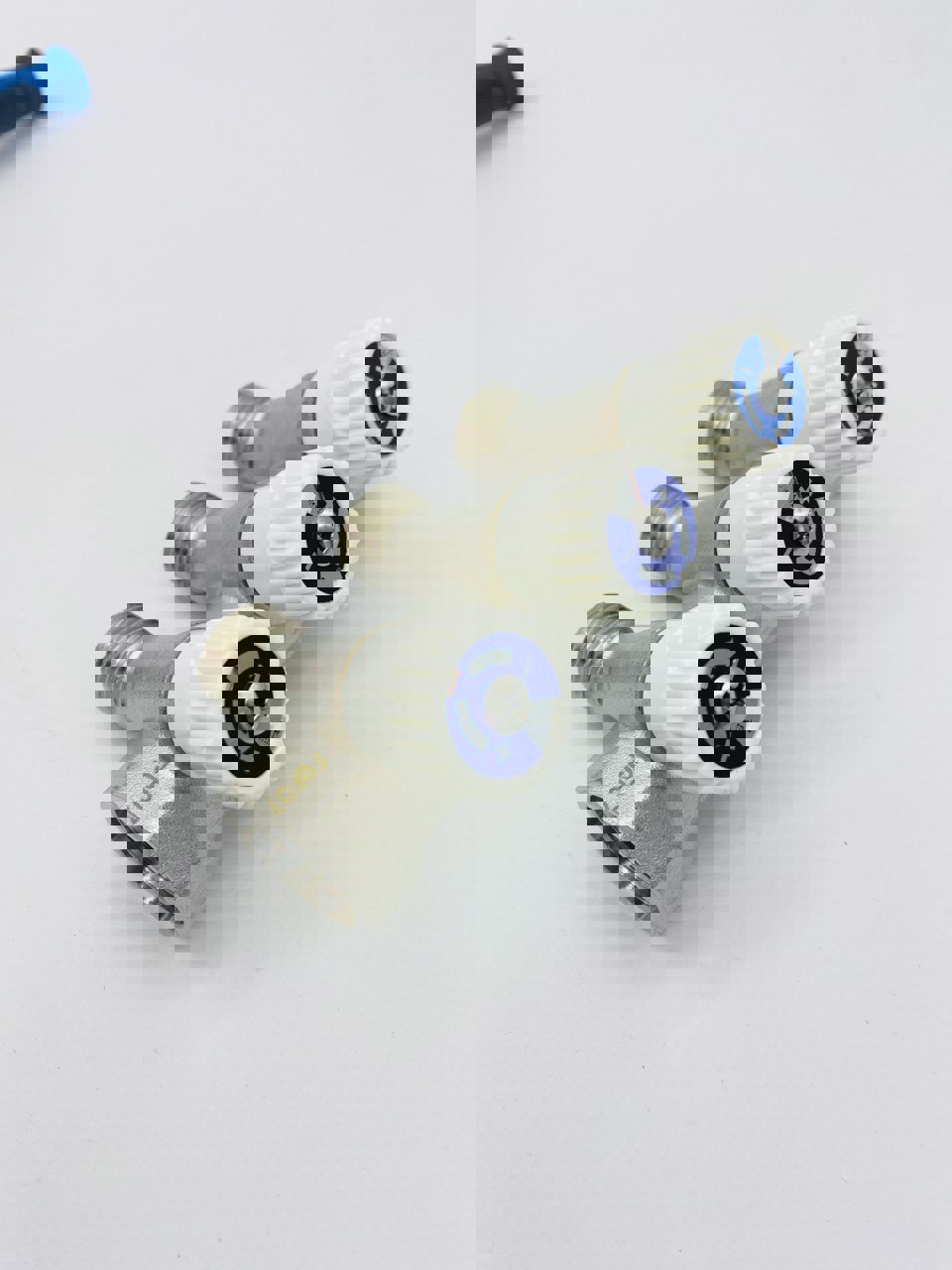 Изображение товара Коллектор распределительный TIM MR135N-03-3F с регулировочными вентилями 3/4" 3 отвода 1/2 под плоскую прокладку