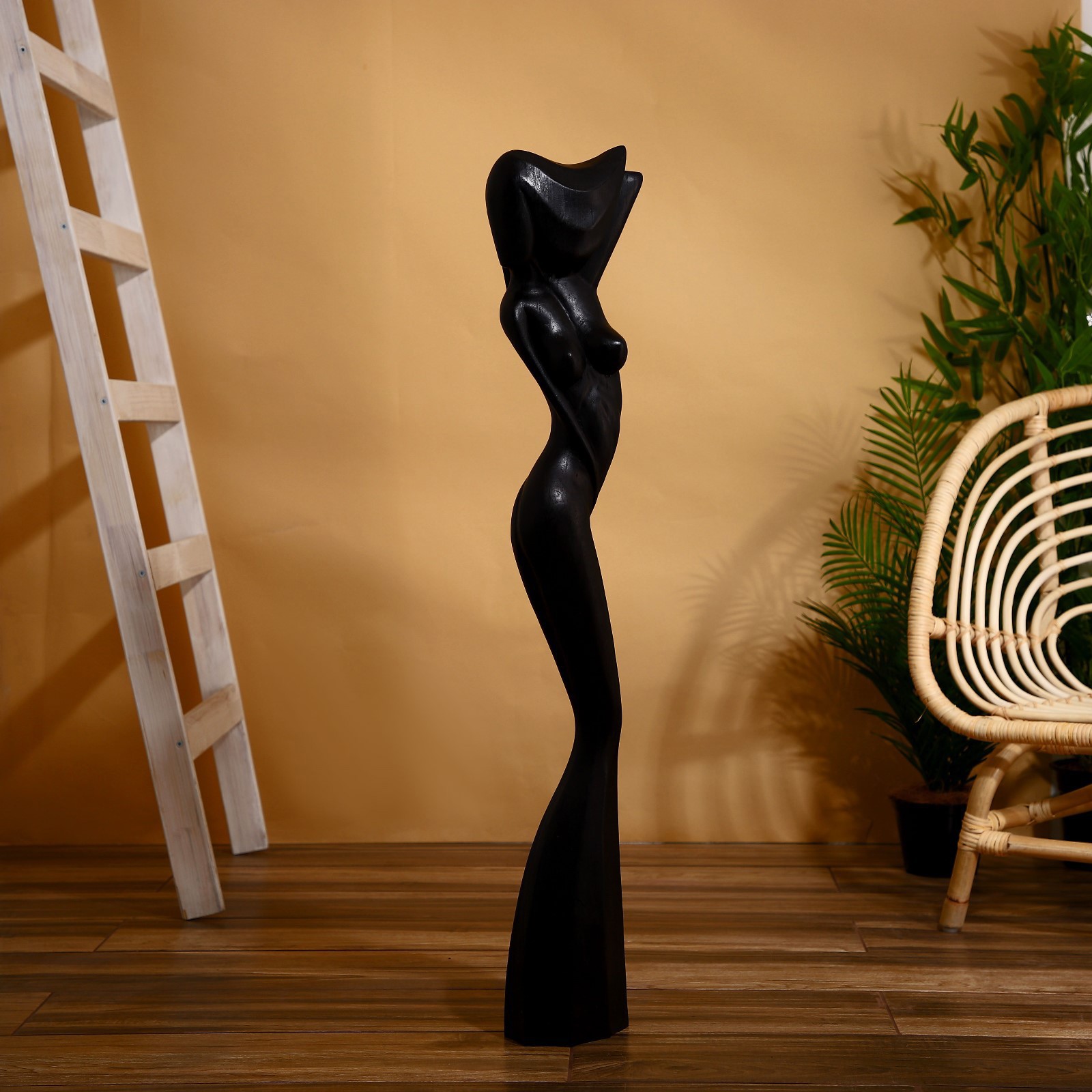 Изображение товара Сувенир интерьерный абстракция "Она" джампинис 18x9x100 см