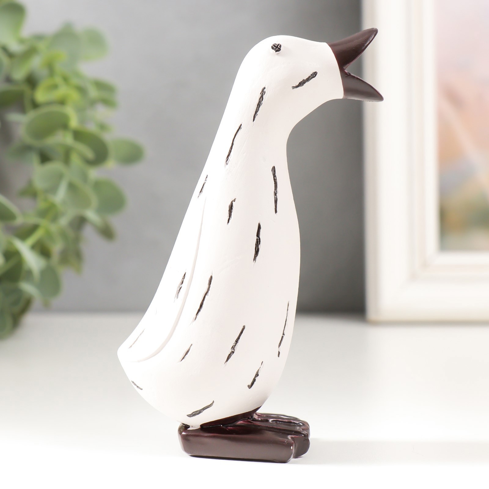 Изображение товара Сувенир интерьерный "Белый гусь с чёрным клювом" 4.5x6.5x11.5см