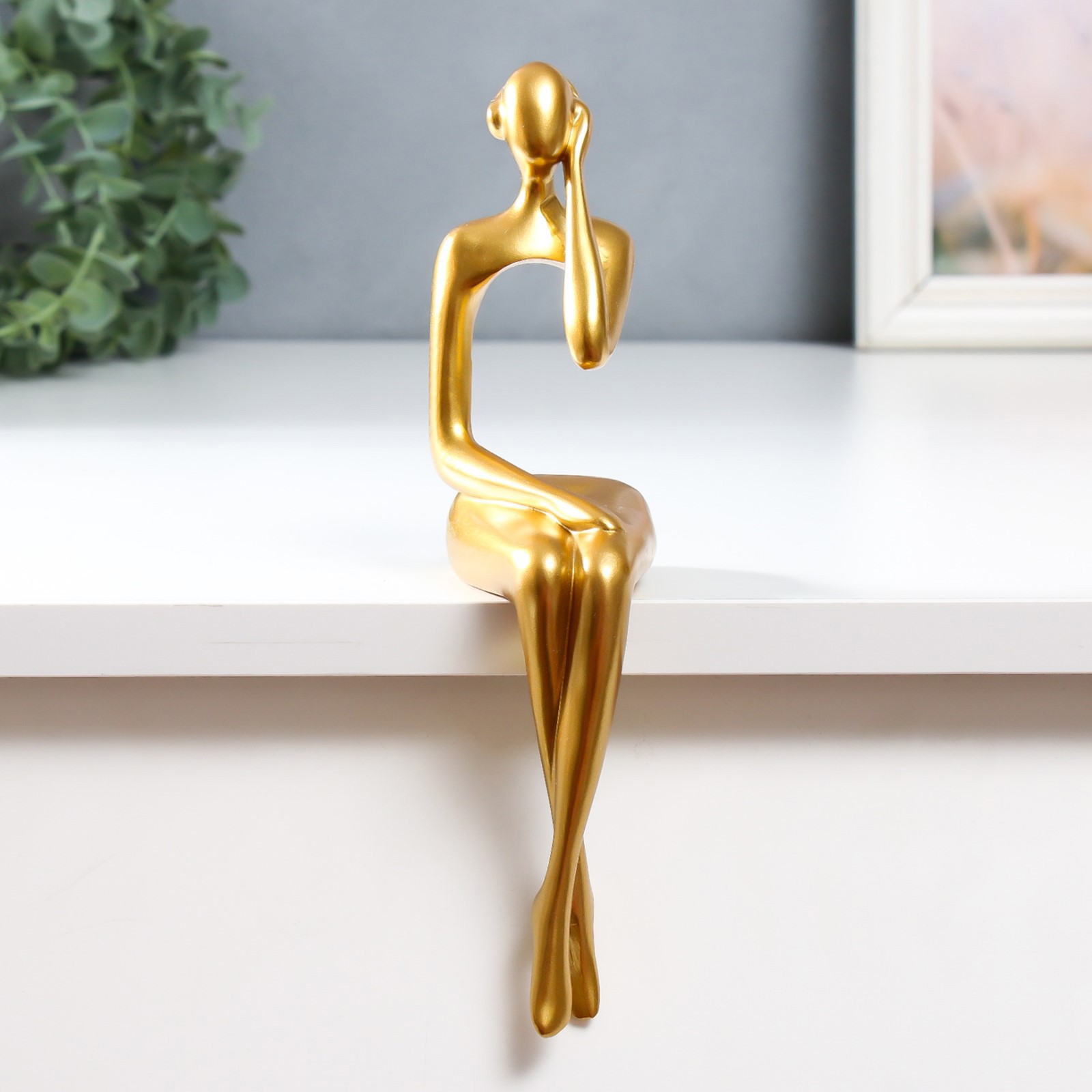 Изображение товара Сувенир интерьерный Девушка в наушниках золото 23x5.9x9.4 см