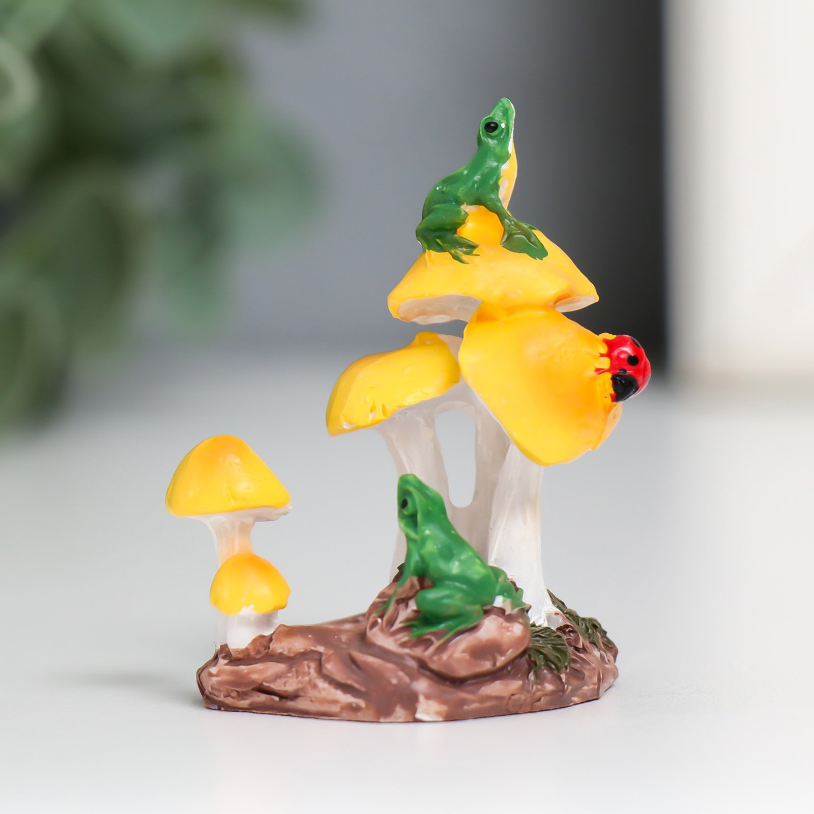 Изображение товара Сувенир Лягушата и грибочки, 5,6×5,1×4,1 см