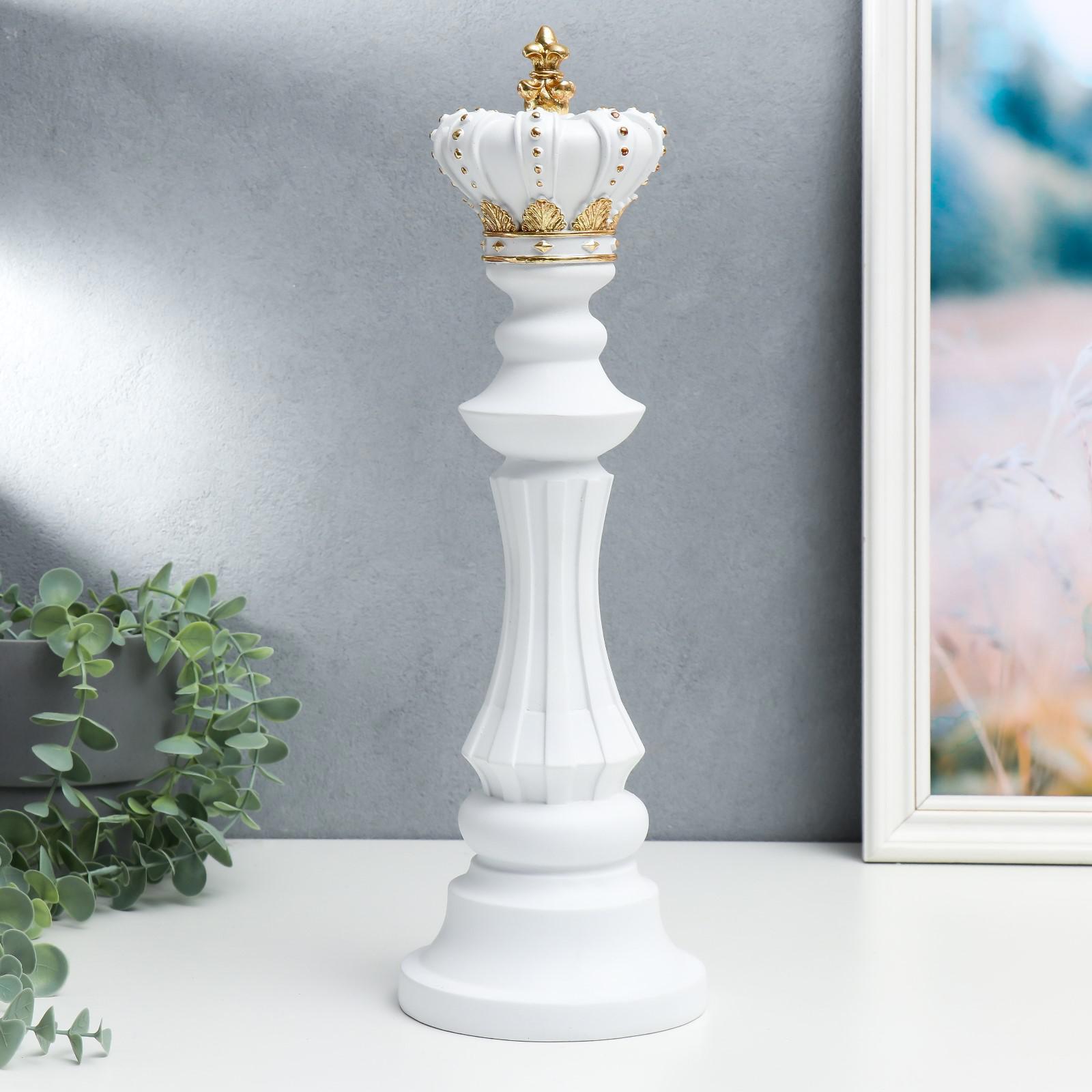 Изображение товара Сувенир интерьерный "Шахматная фигура - Король" белый с золотом 40.5x13x13 см