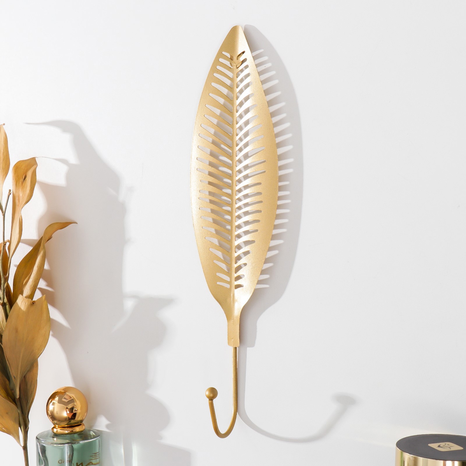 Изображение товара Крючок декоративный Лист с прожилками золотой 27.5x8 см