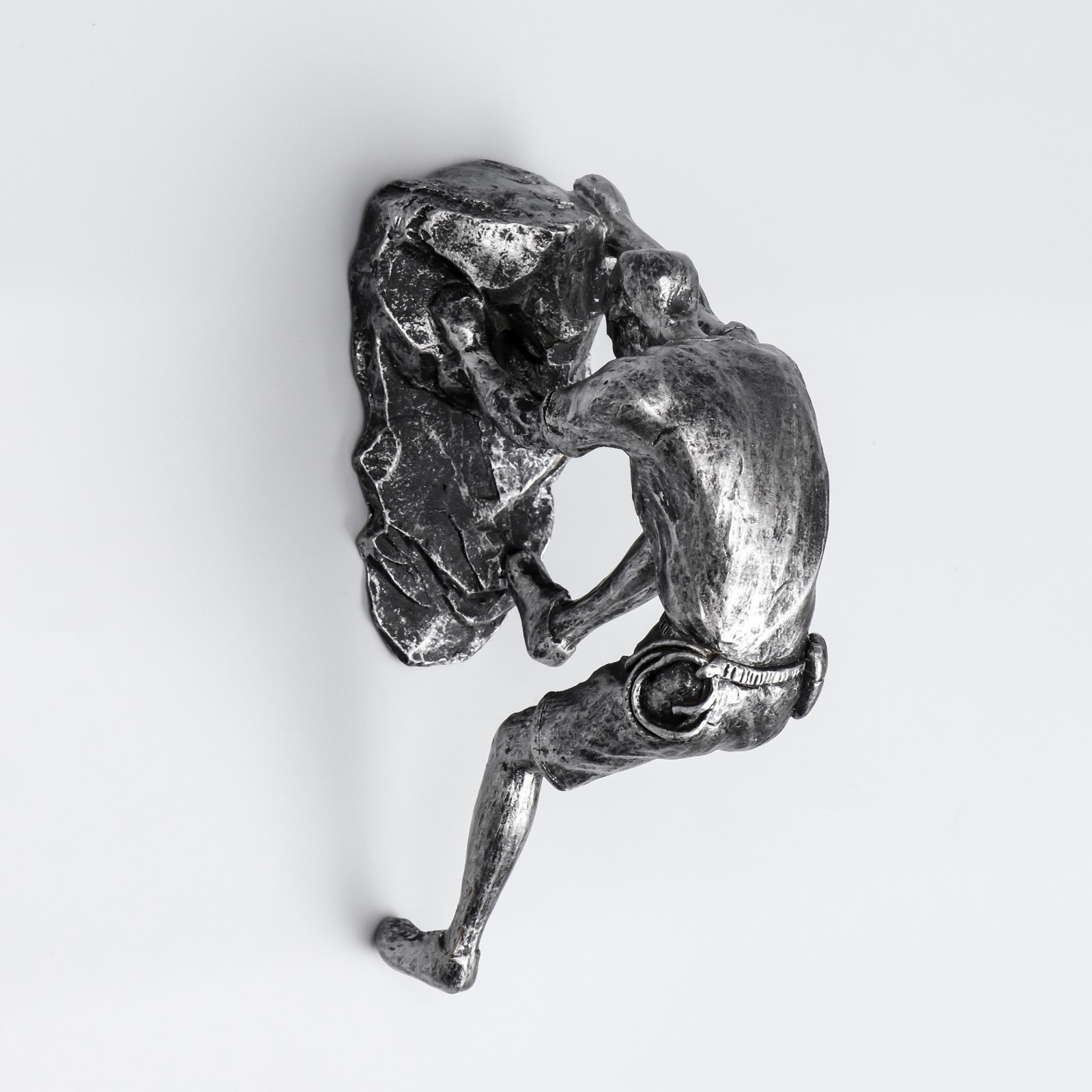 Изображение товара Декор настенный панно "Скалолаз" чернённое серебро 21x8 см