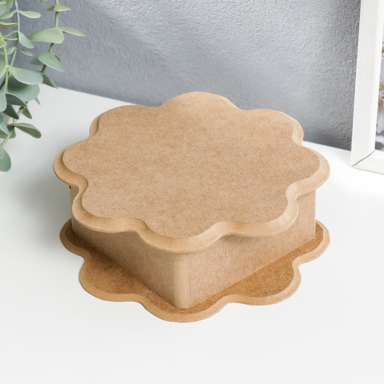 Изображение товара Шкатулка ромашка для декора 16x16x5,5 см — стиль и функциональность