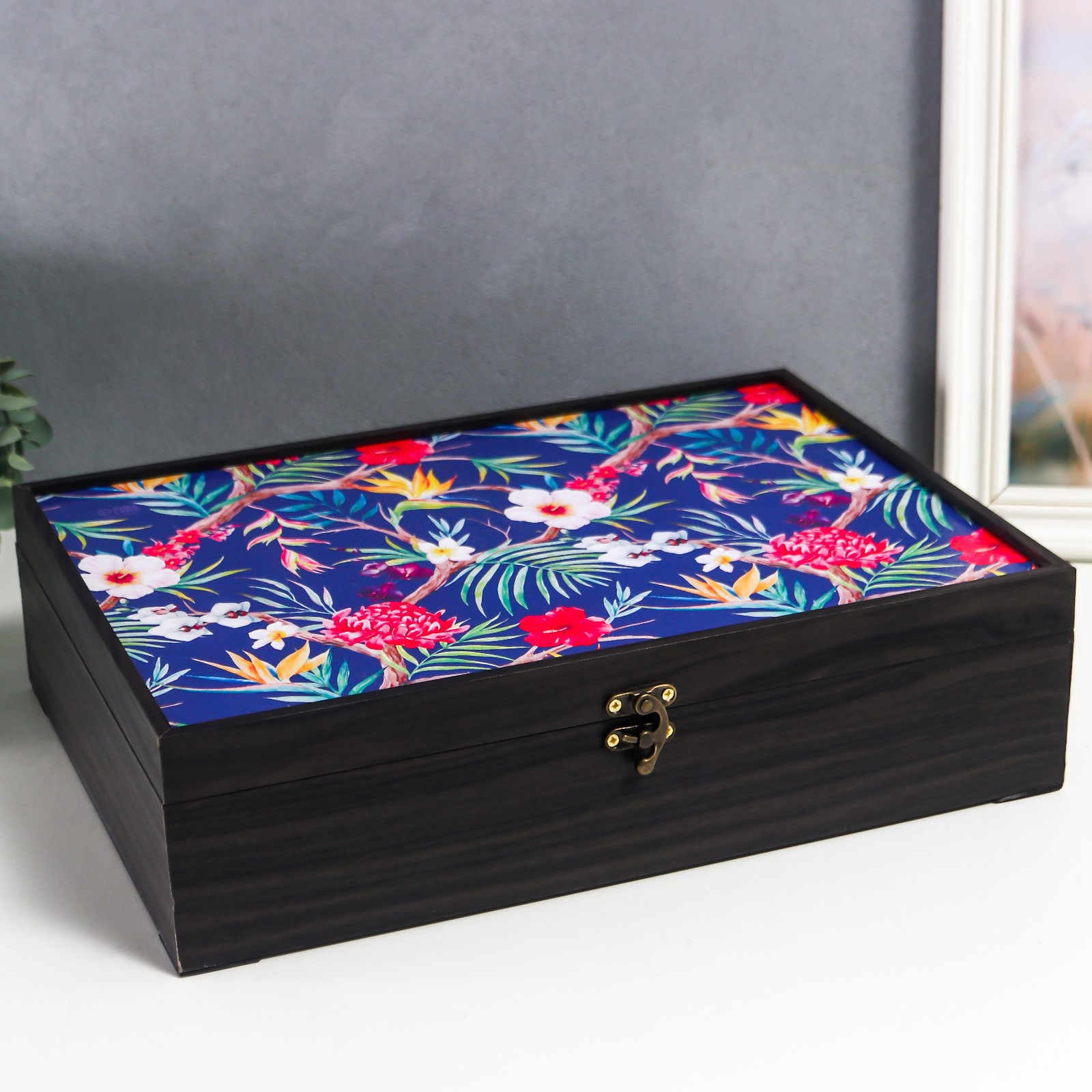 Изображение товара Шкатулка Венге 25.5x35x9 см Изображение товара Шкатулка Венге 25.5x35x9 см