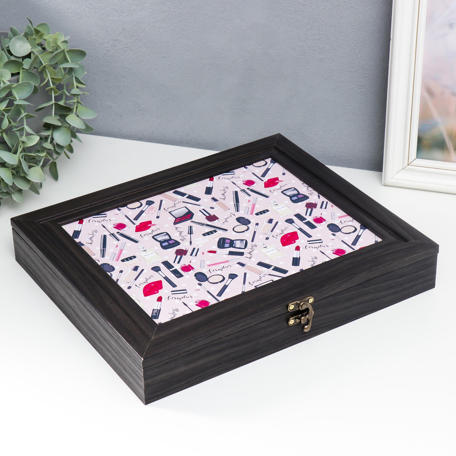 Изображение товара Шкатулка с делениями венге 31x26.5x5 см