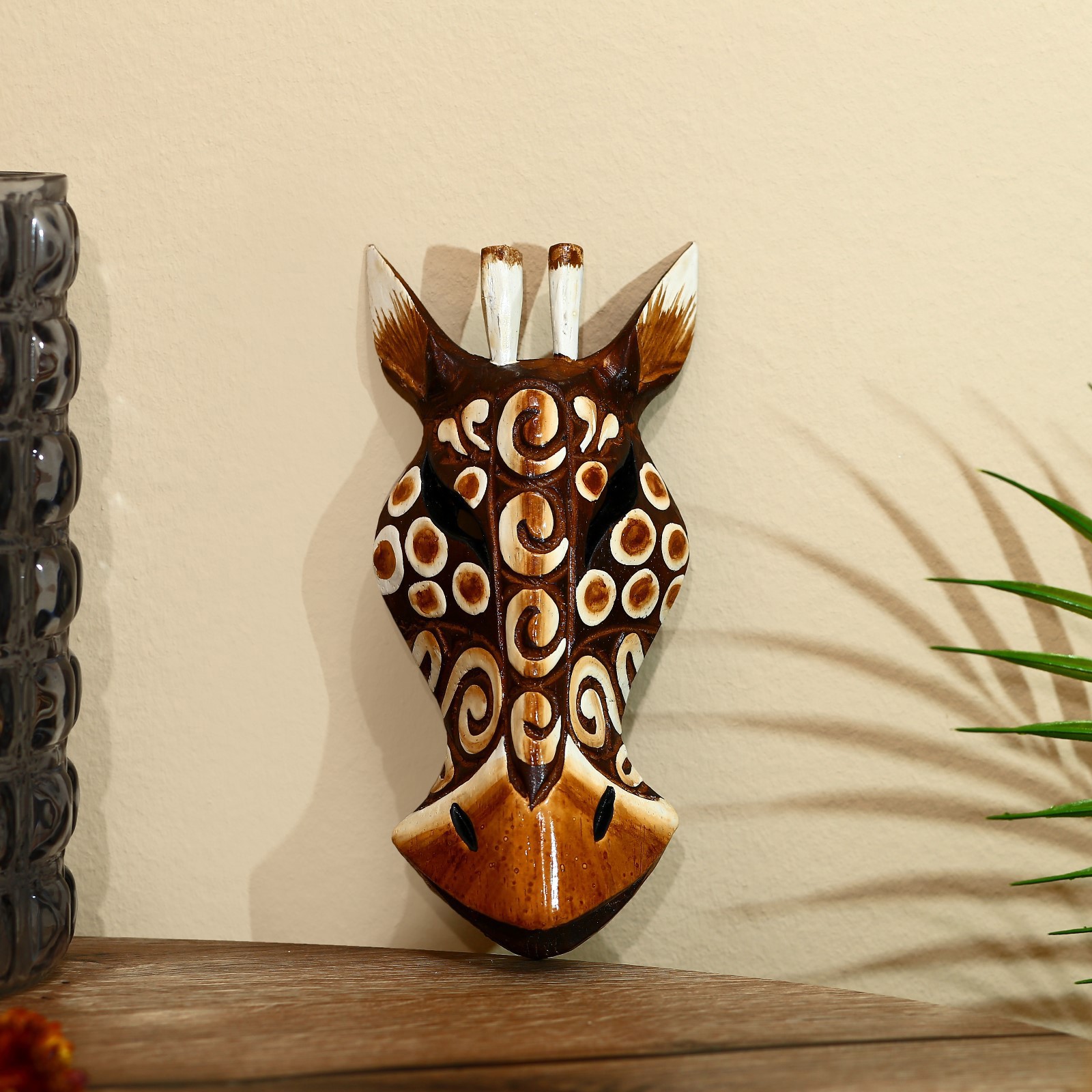 Изображение товара Панно маска интерьерная "Жираф" завитки и пятна, 19x9x4 см