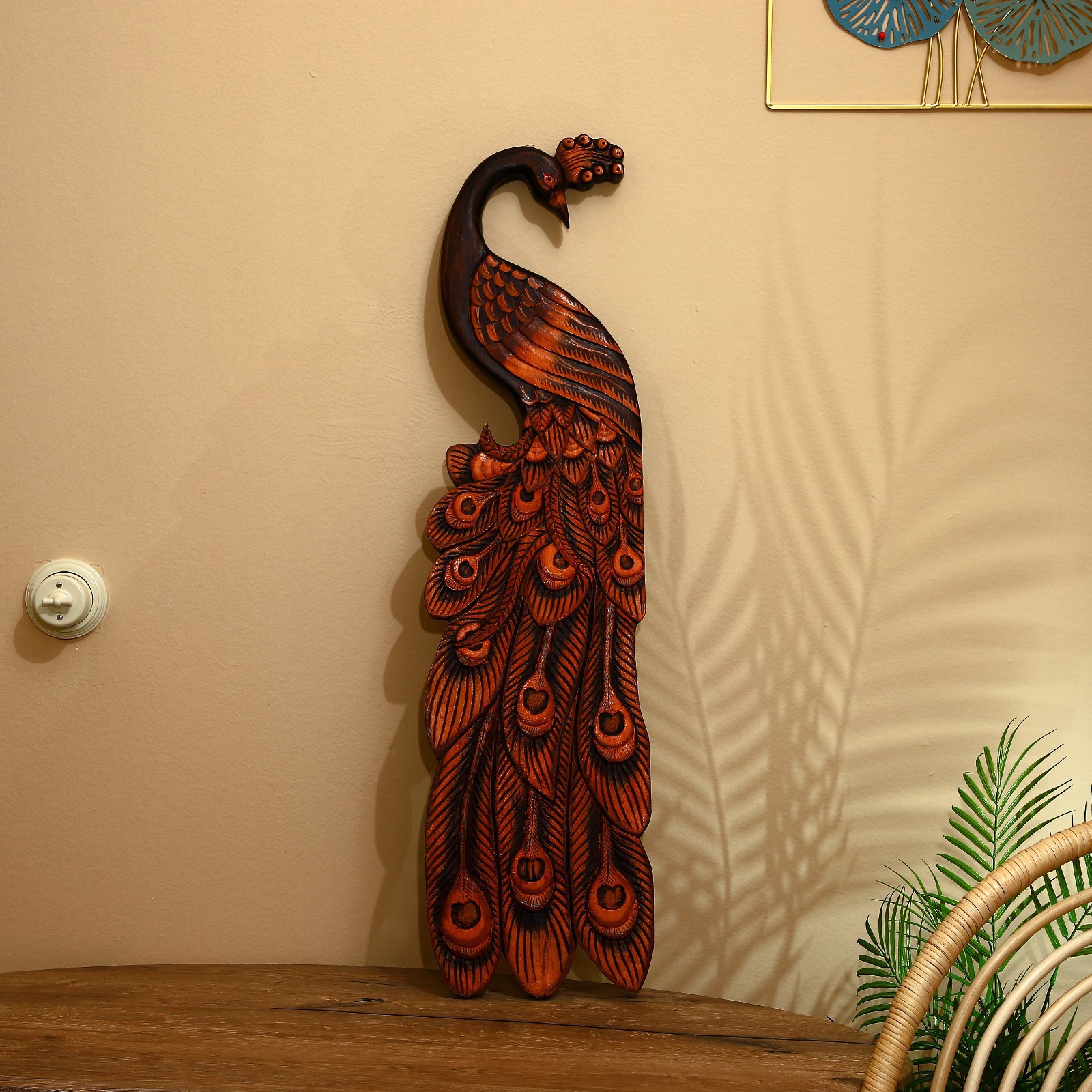 Изображение товара Панно Павлин коричневый, 100 см — ручная работа, дерево