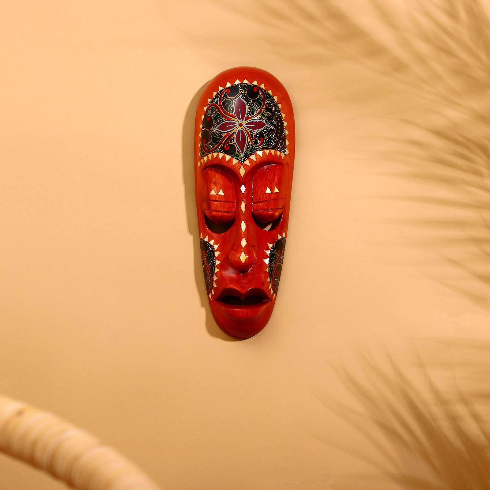 Изображение товара Панно маска настенная «Ломбок стайл» красный цветок, 25x10x4 см