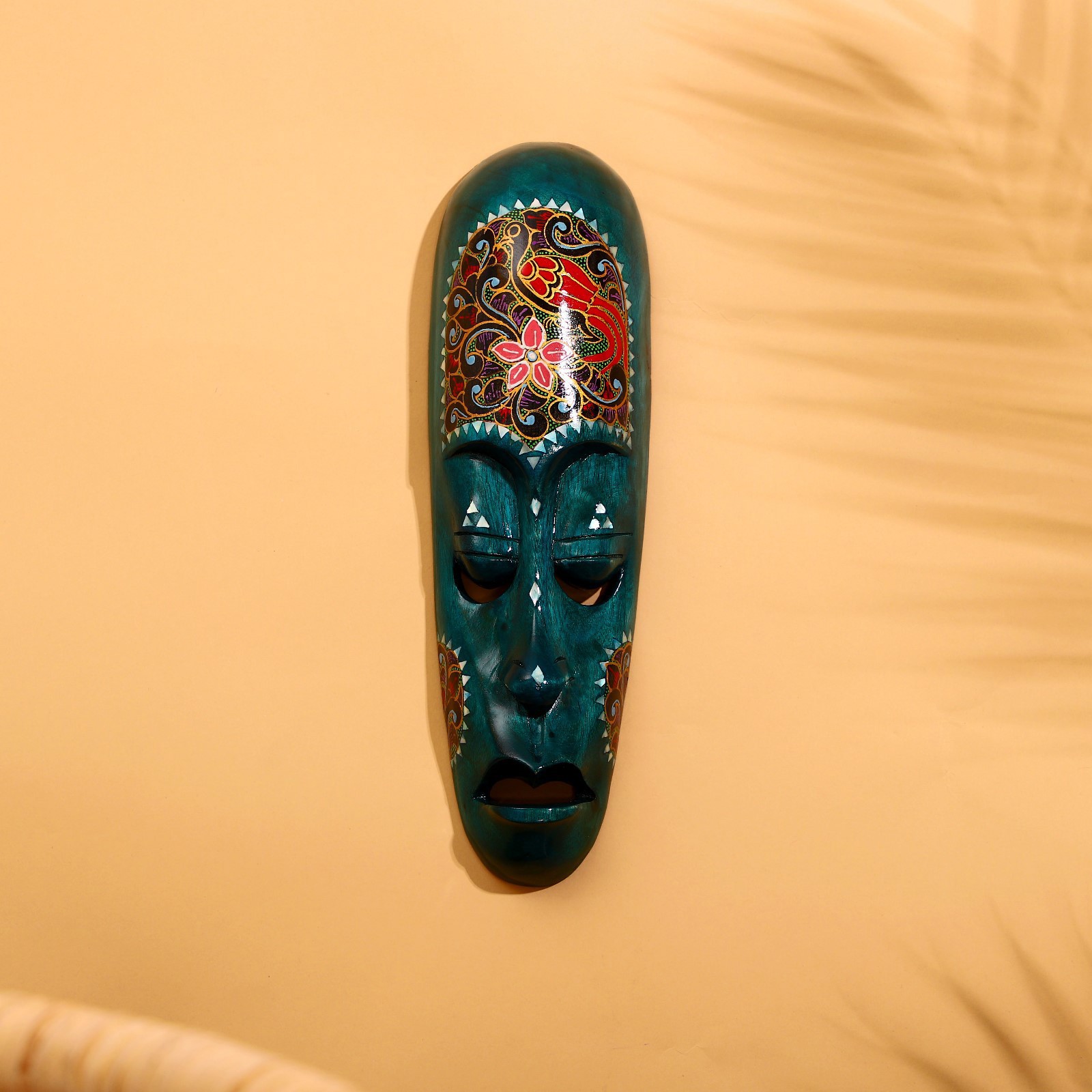 Изображение товара Панно маска настенная "Ломбок стайл" яркая с птицей, 33x10x5 см