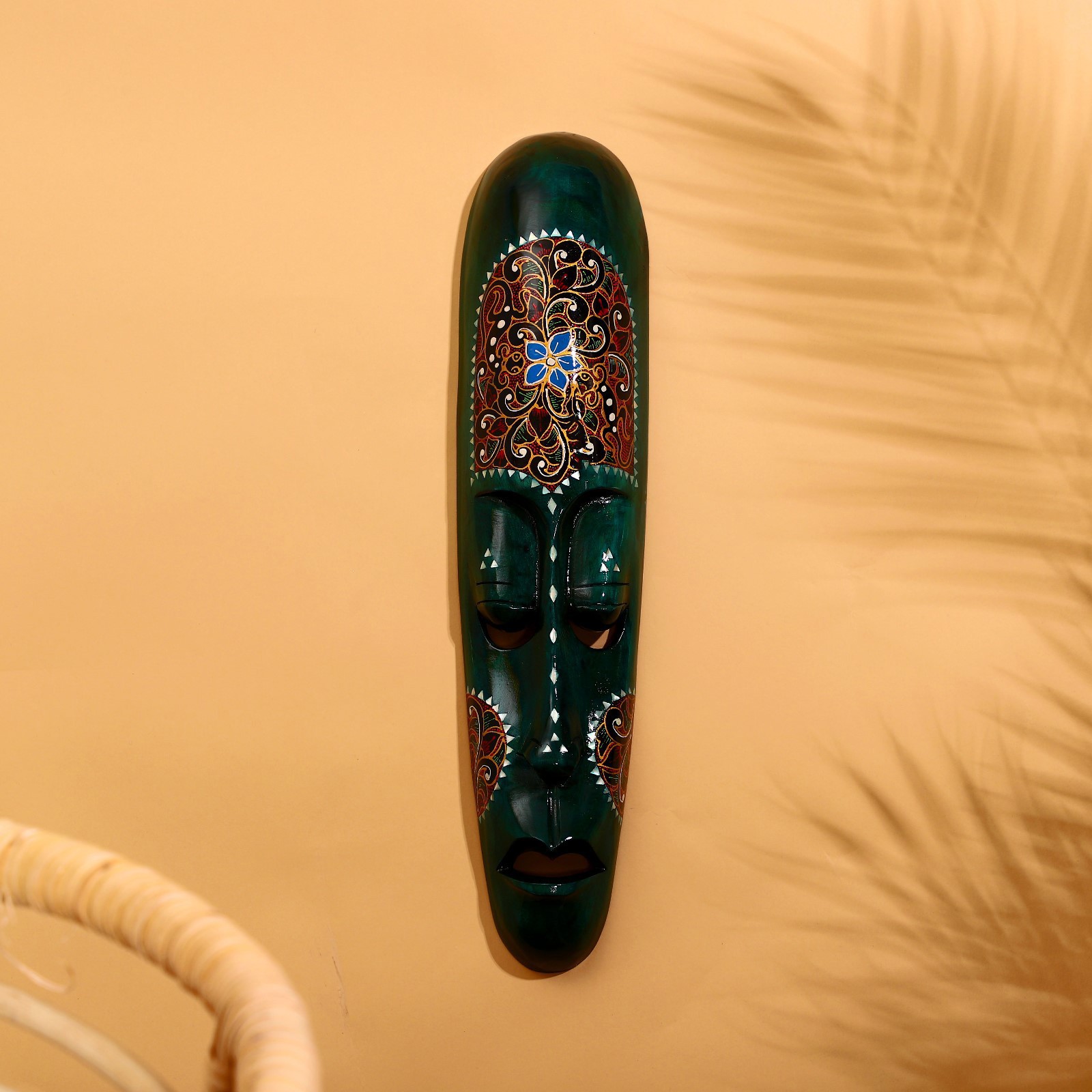 Изображение товара Панно маска настенная "Ломбок стайл" чёрные узоры с цветком, 50x12x6 см