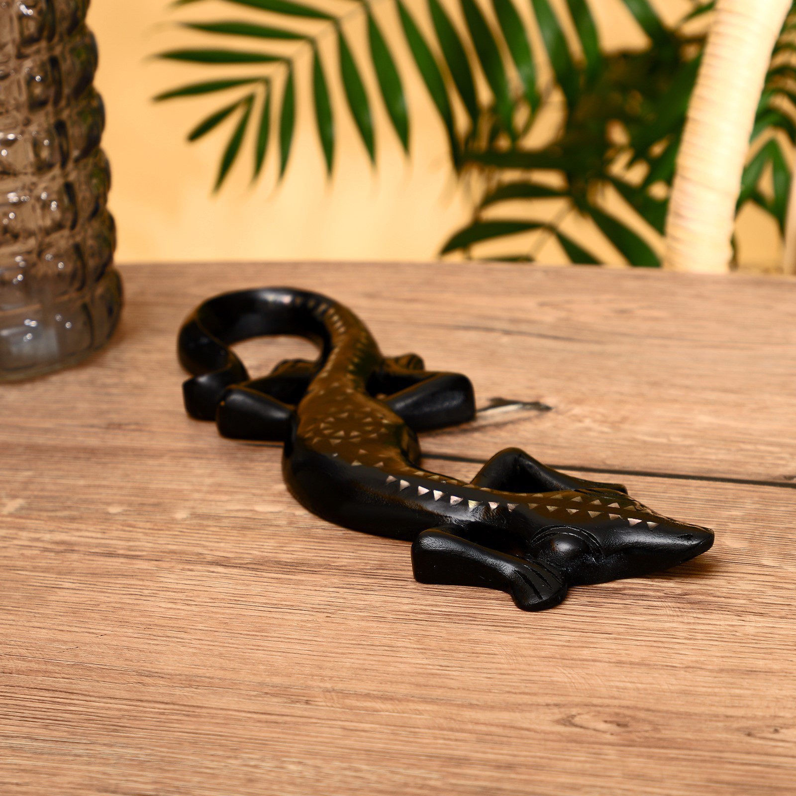 Изображение товара Панно настенное "Геккон. Ломбок стайл" чёрная с узором, 33x13x1.5 см