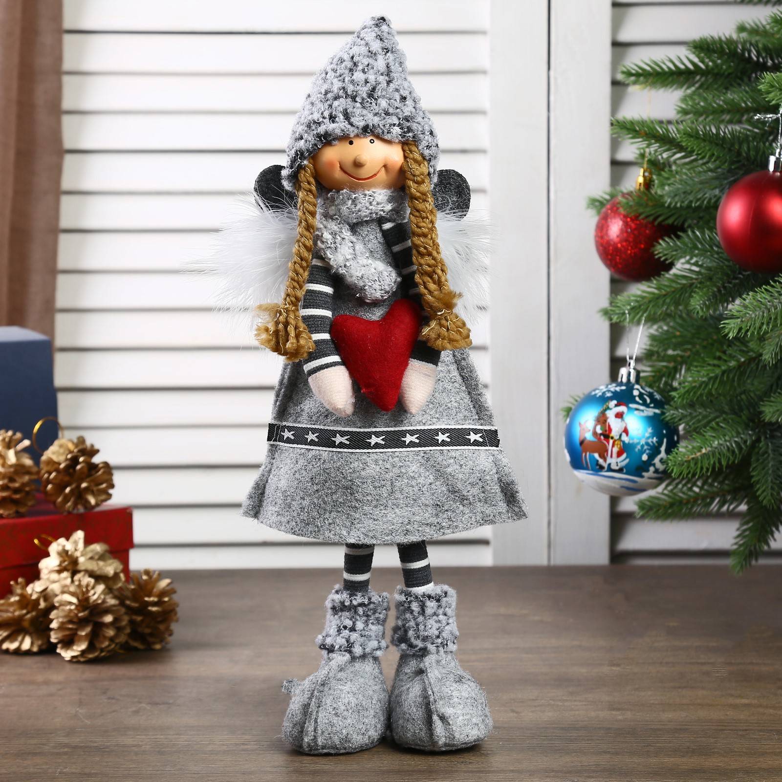 Изображение товара Кукла интерьерная "Ангел-девочка застенчивая с сердечком" 33 см