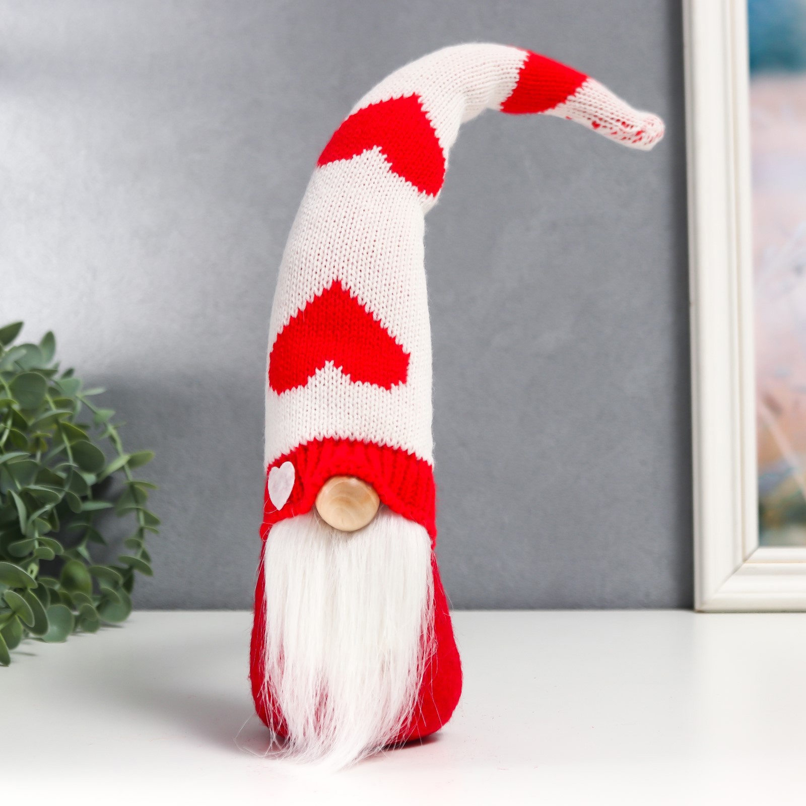 Изображение товара Кукла интерьерная "Гном в длинном колпаке с сердечками" 40x7x6 см