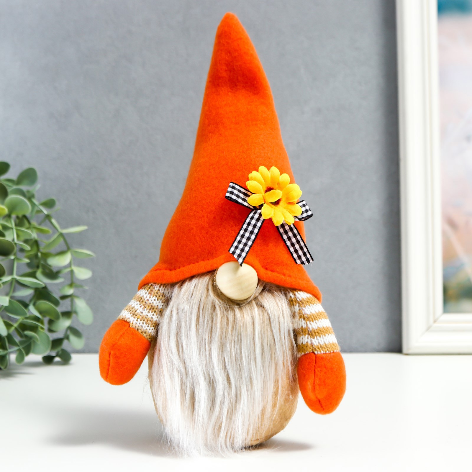 Изображение товара Кукла интерьерная "Гном в рыжем колпаке с герберой" 25x8x6 см