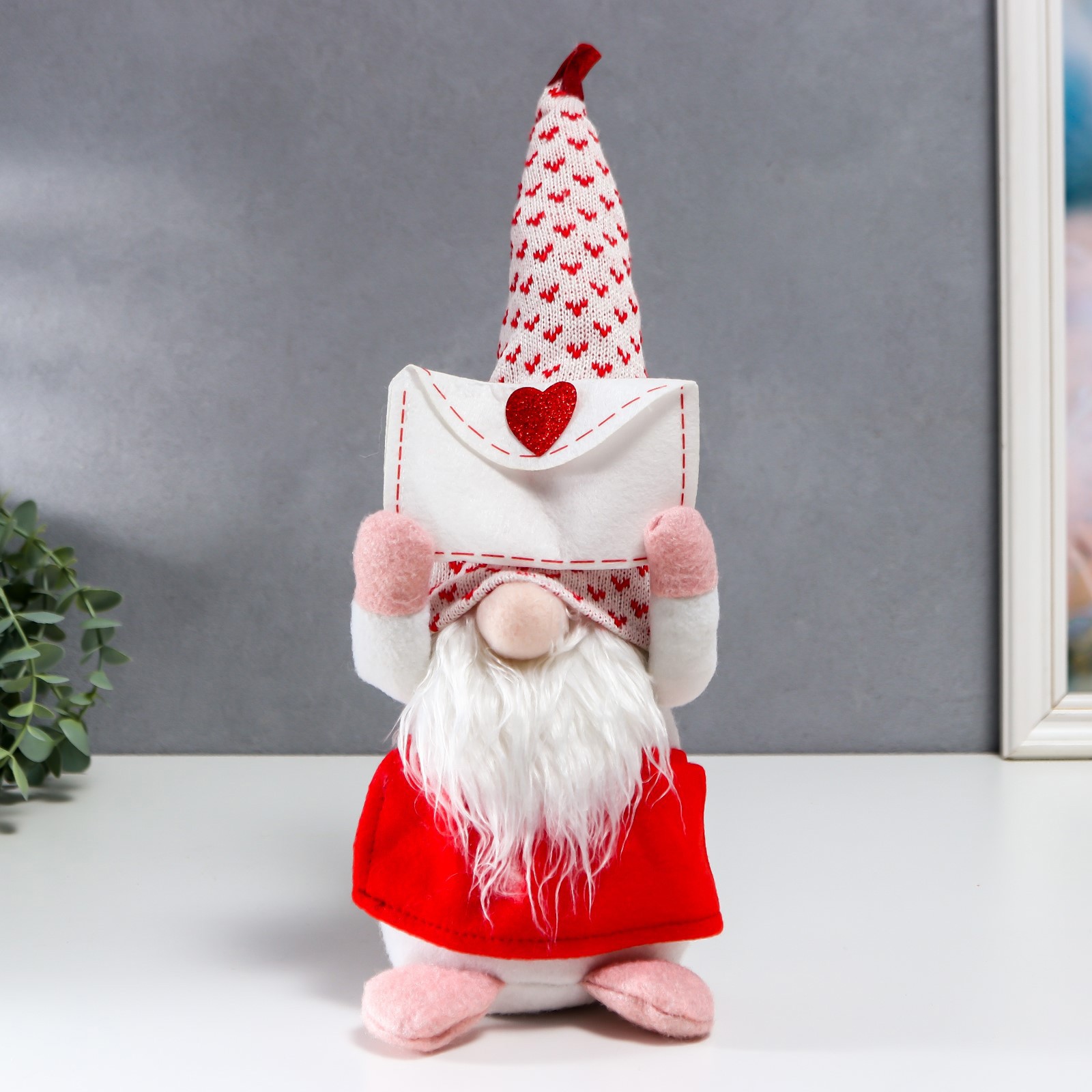 Изображение товара Кукла интерьерная Гном с письмом в руках 41x14x19 см