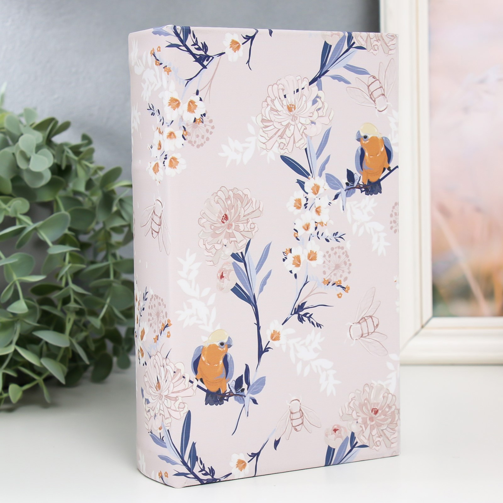 Изображение товара Шкатулка-SIMALAND Белые цветы и жёлтые птицы Тайник в виде книги 21x13x5 см