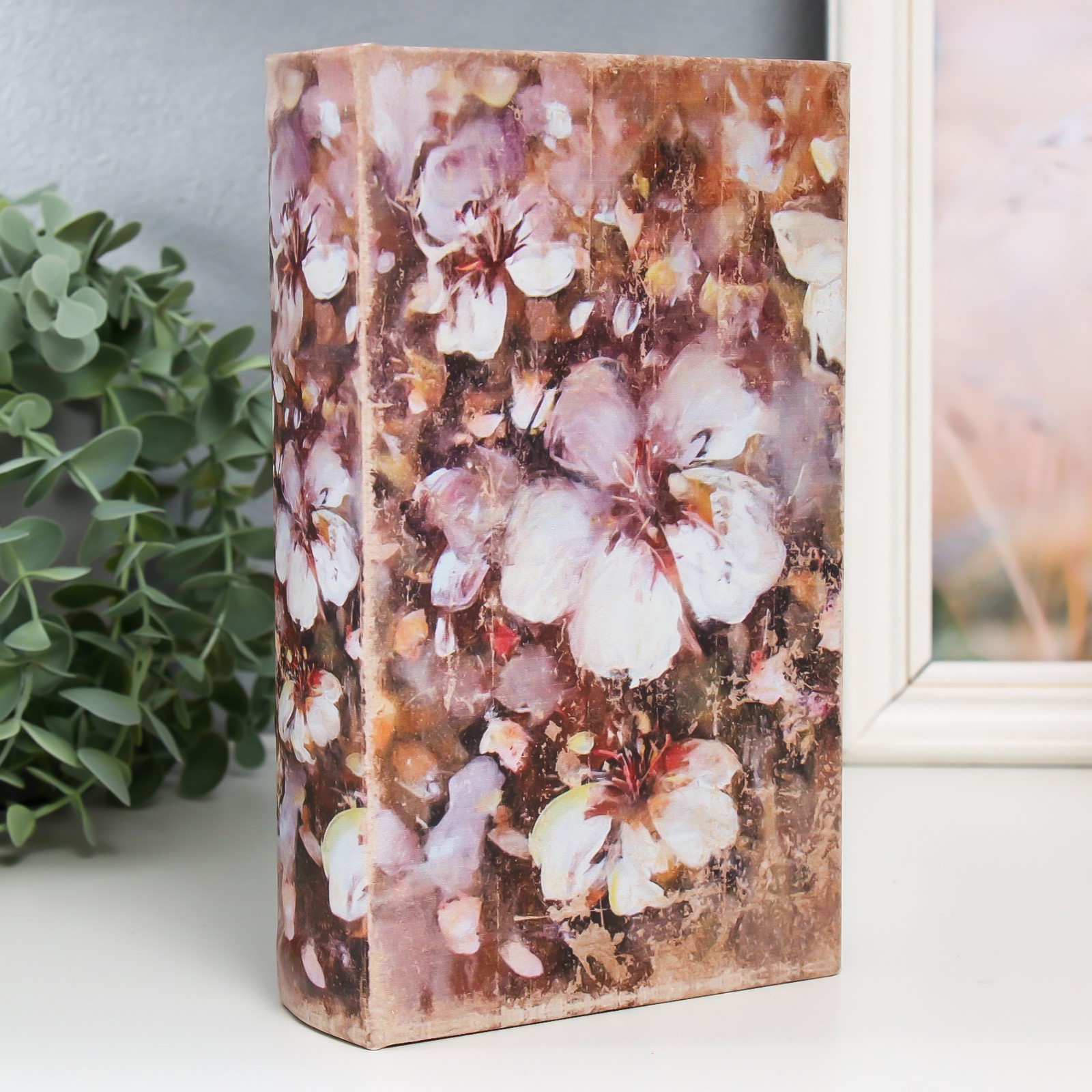 Изображение товара Шкатулка сейф-книга "Цветник. Ретро" 21x13x5 см