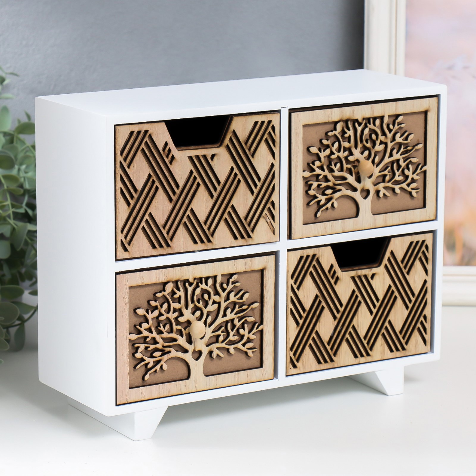 Изображение товара Шкатулка-комод 4 ящика "Деревья и плетения" — бежево-белая, 27x10x22 см