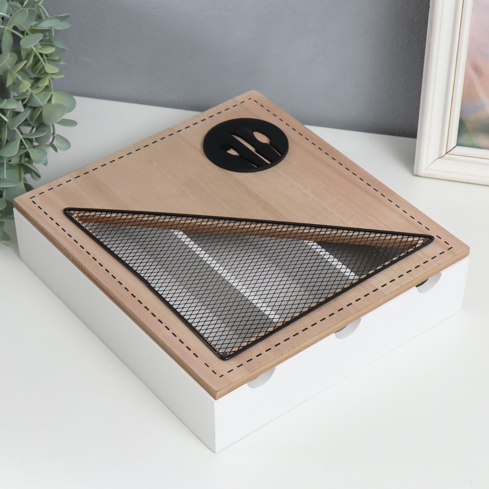 Изображение товара Шкатулка с делениями "Столовые предметы" 26x24x6.5 см