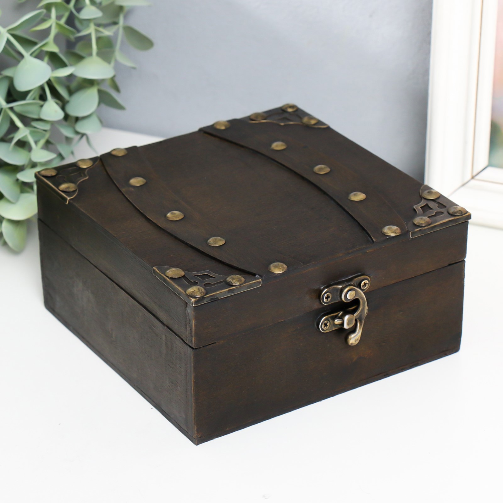 Изображение товара Шкатулка-сундучок Мира коричневая 15x15x7,5 см