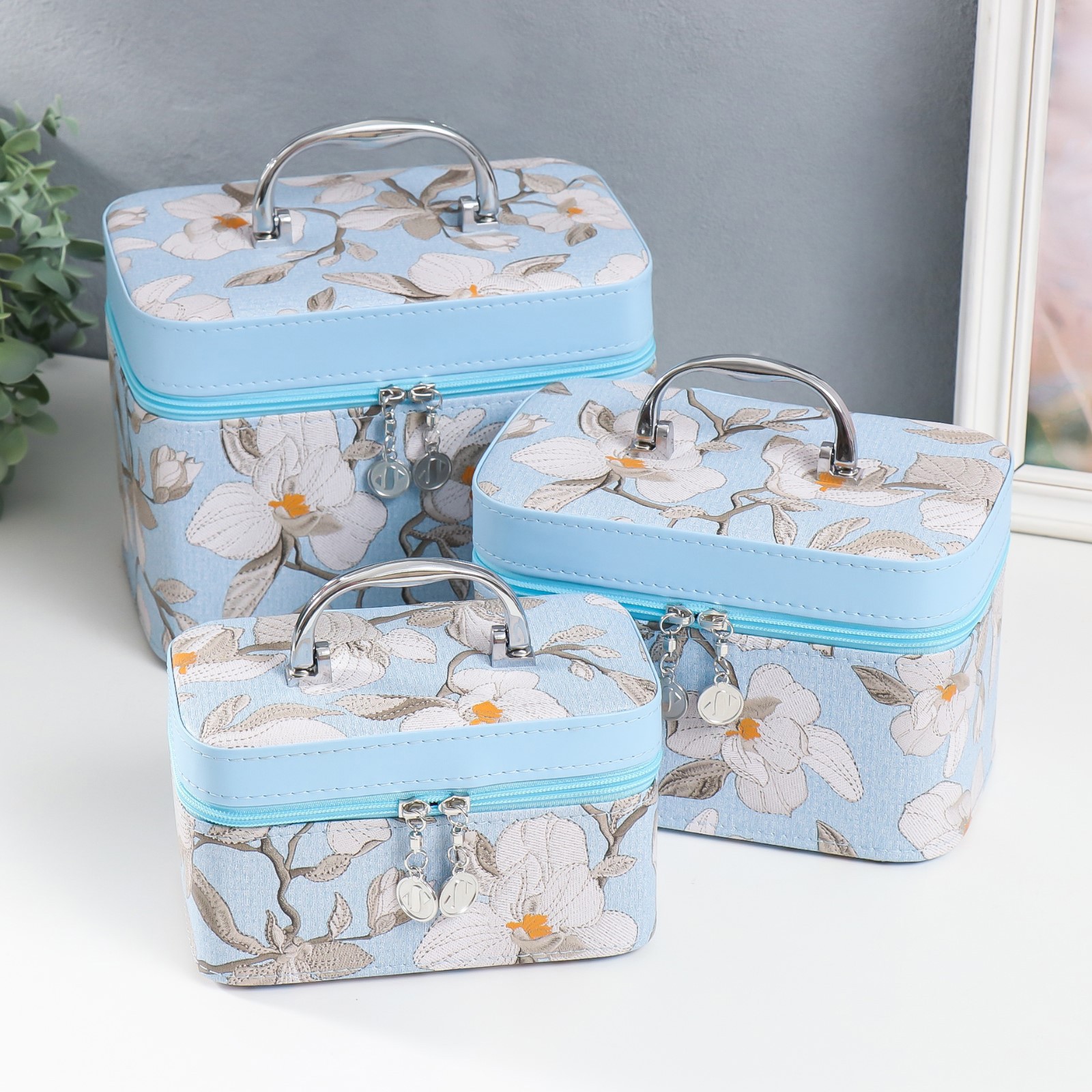 Изображение товара Шкатулка с зеркалом цветы Голубой набор 3 шт 18x10x12.5 21x13x15.5 23x15x18.5 см