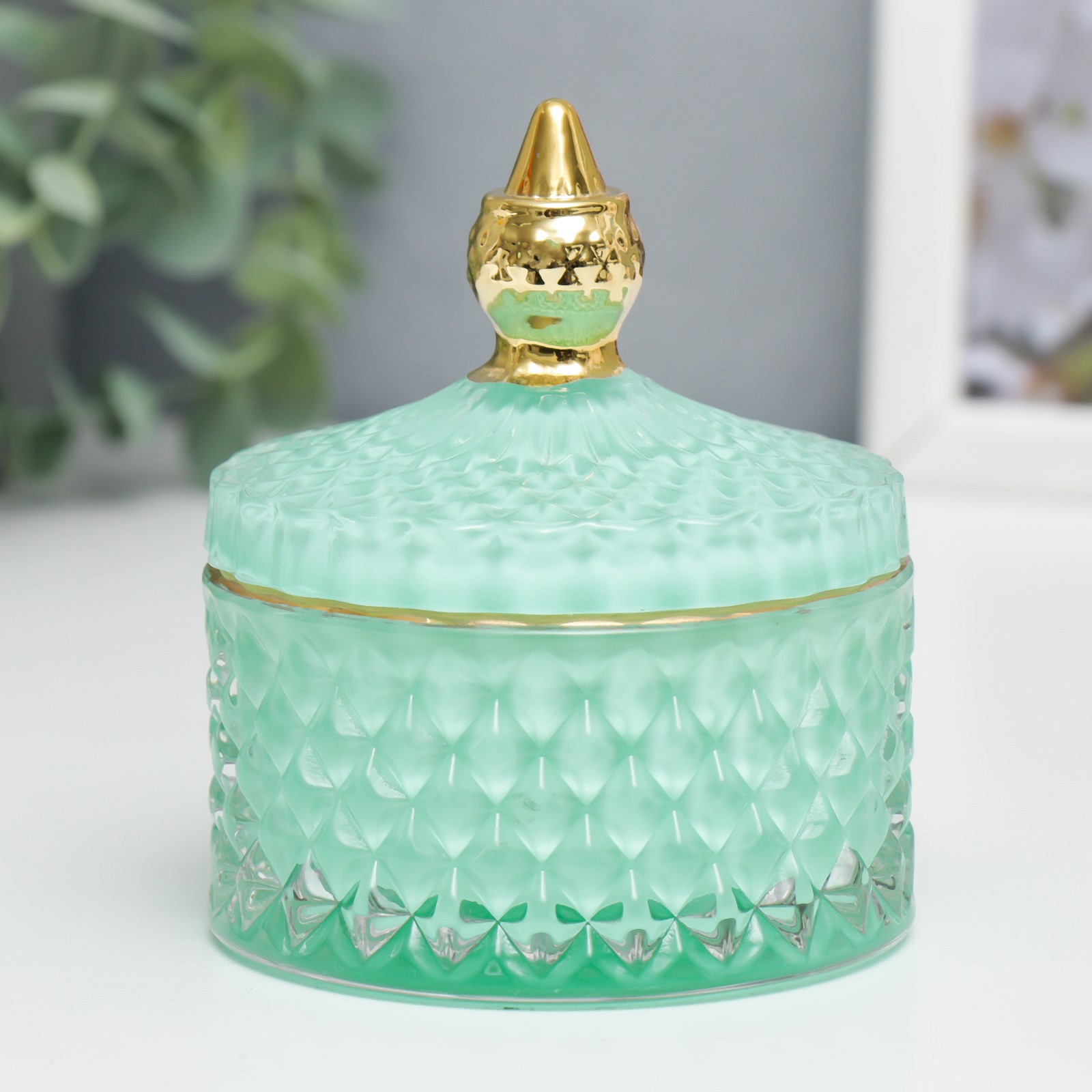 Изображение товара Шкатулка Ромбы и купол мятная с золотом 11x8.5x8.5 см