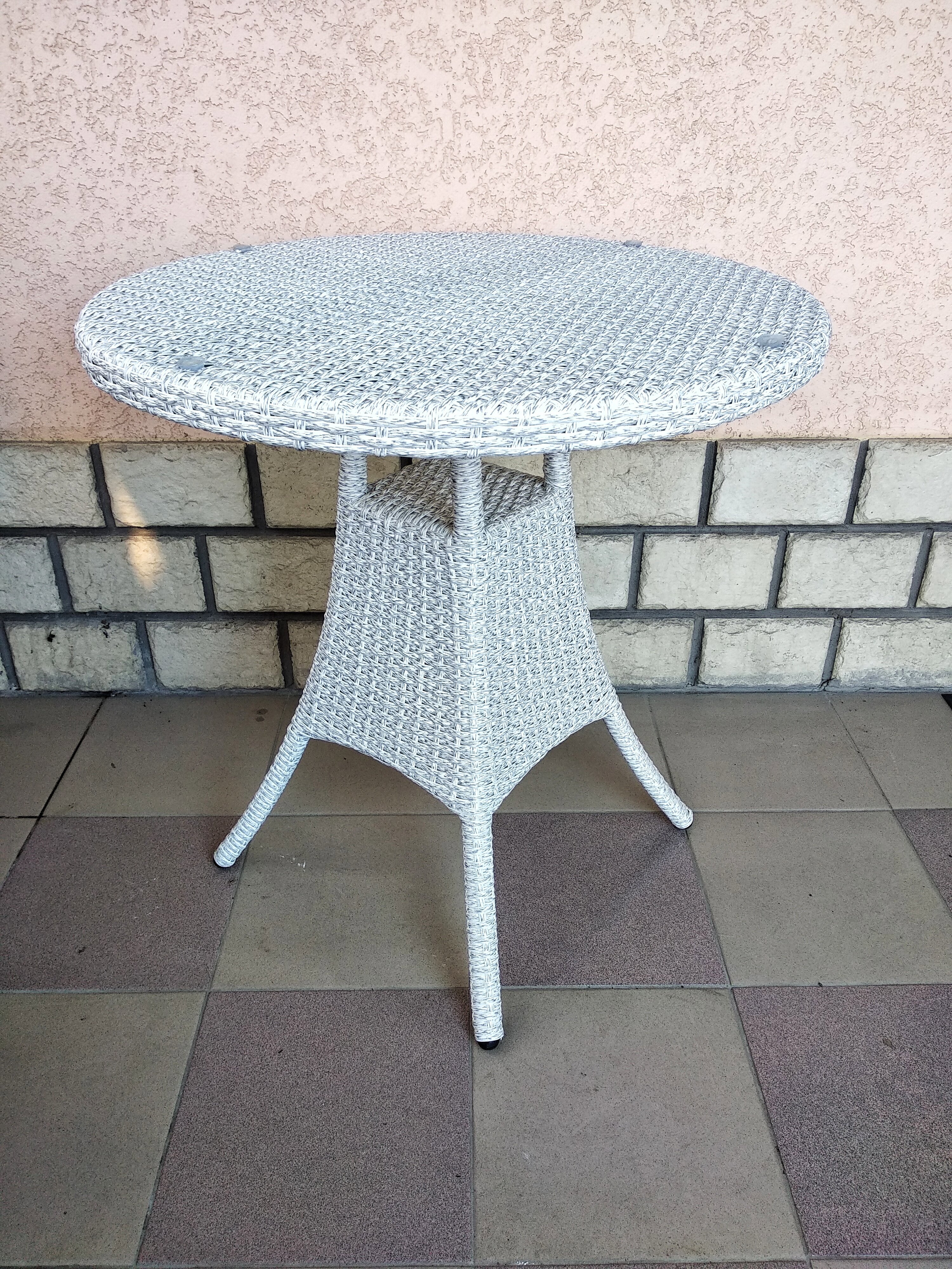 Изображение товара Нераздвижной садовый стол Calamusdon Кипр 70х70 см алюминий белый