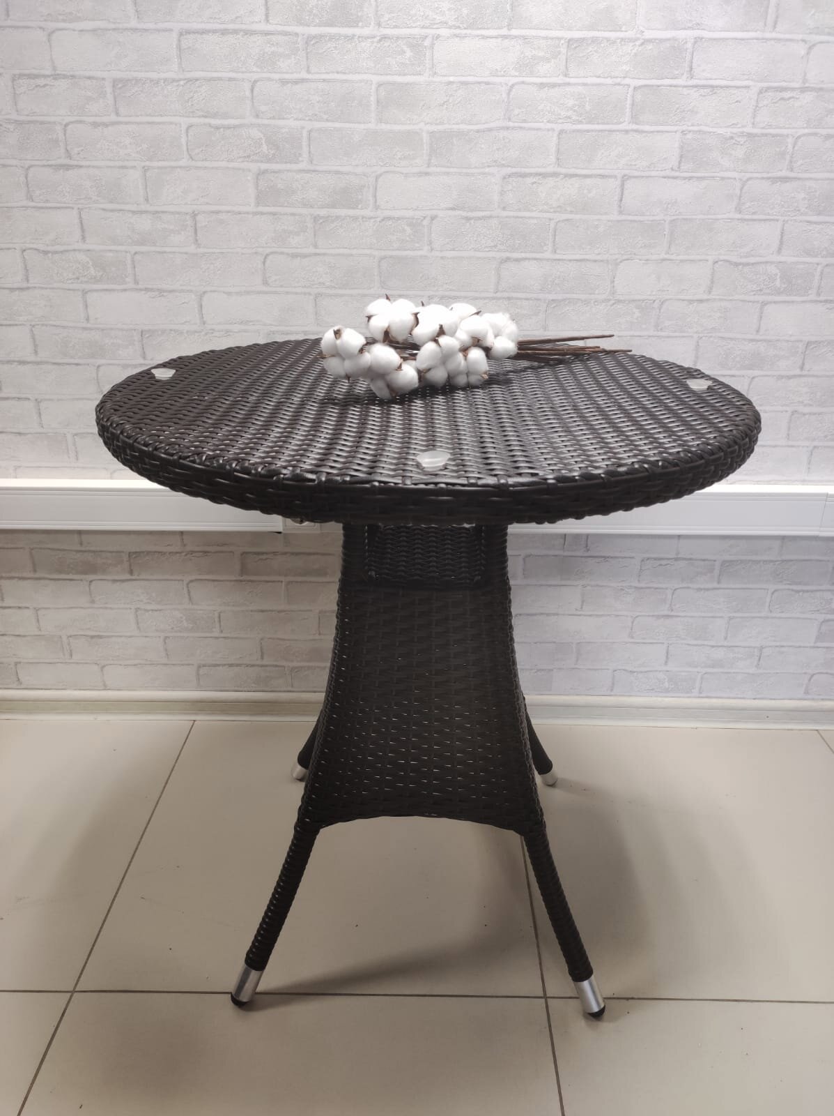 Изображение товара Нераздвижной садовый стол Calamusdon Кипр 70 см x 70 см