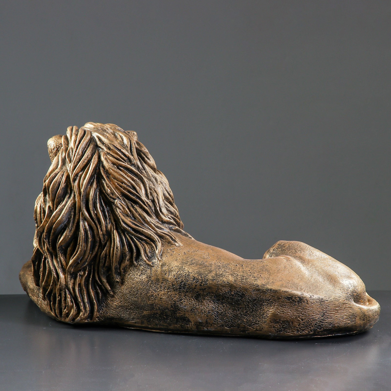 Изображение товара Лев на отдыхе №2 — бронзовая декоративная фигура, 65x35x32 см