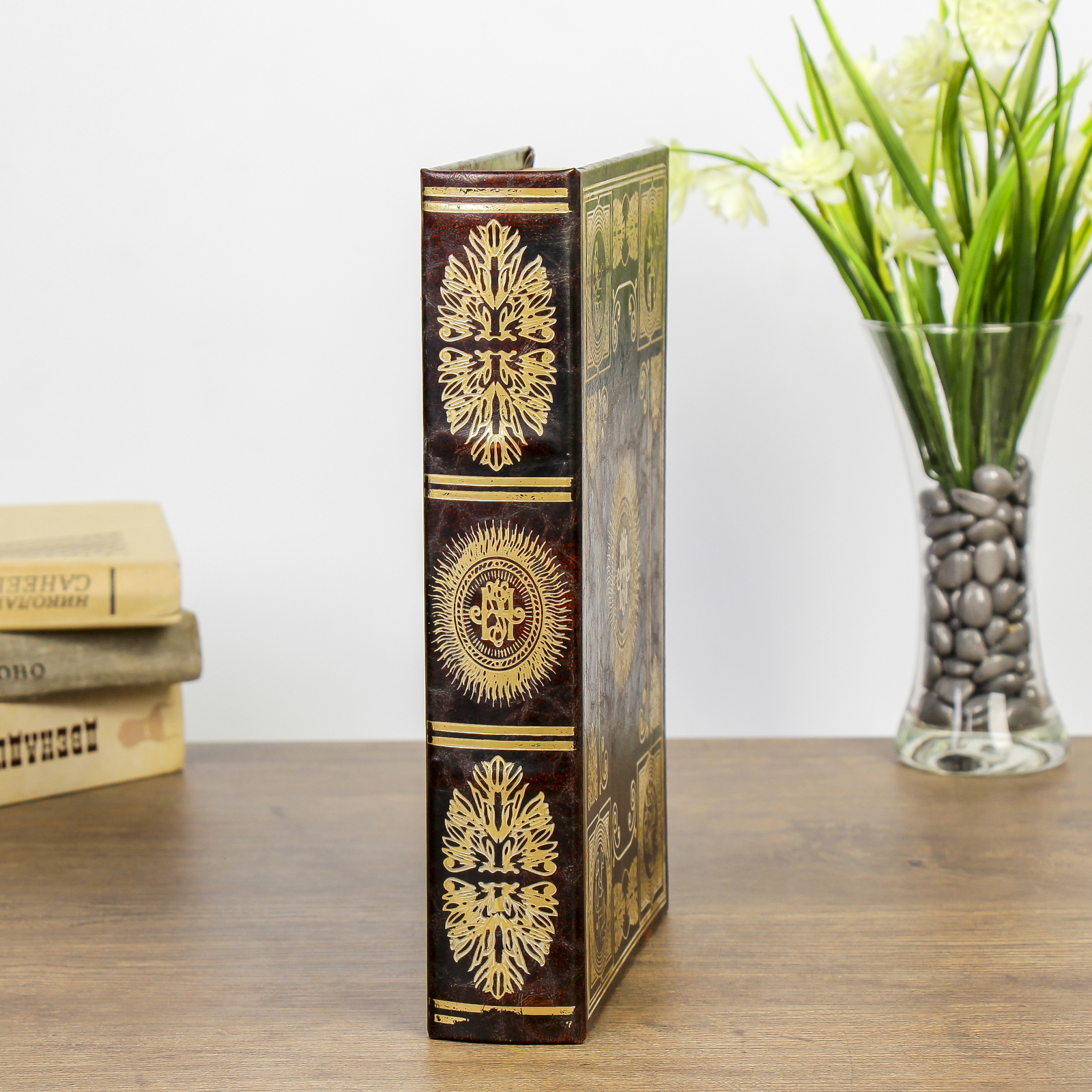 Изображение товара Сейф-книга "Эпоха искусства" 5x17x26 см, искусственная кожа, металл Изображение товара Сейф-книга "Эпоха искусства" 5x17x26 см, искусственная кожа, металл