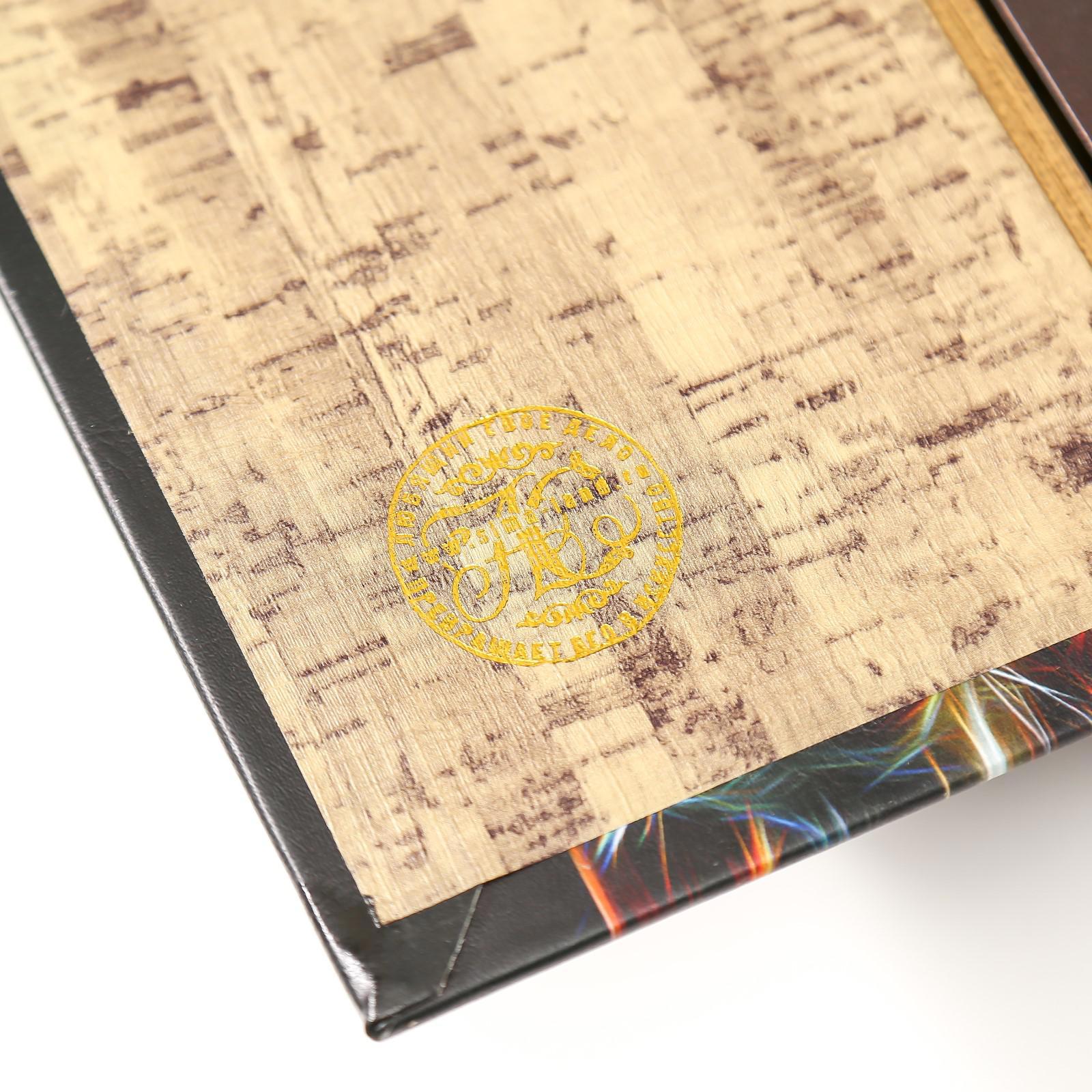 Изображение товара Сейф-книга Кошка в лучах лазера 21x13x5 см, искусственная кожа, металл