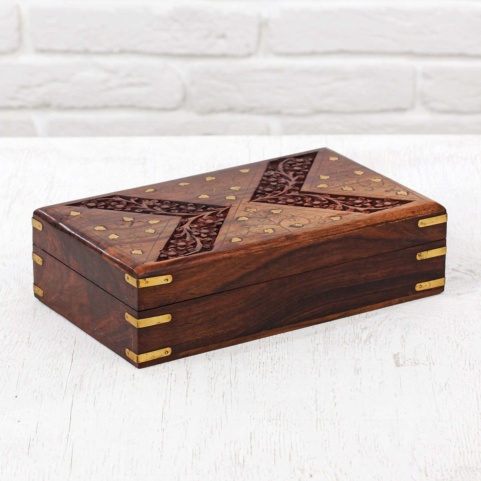 Изображение товара Шкатулка Направление 15×25,5×7 см — дерево/латунь, Индия