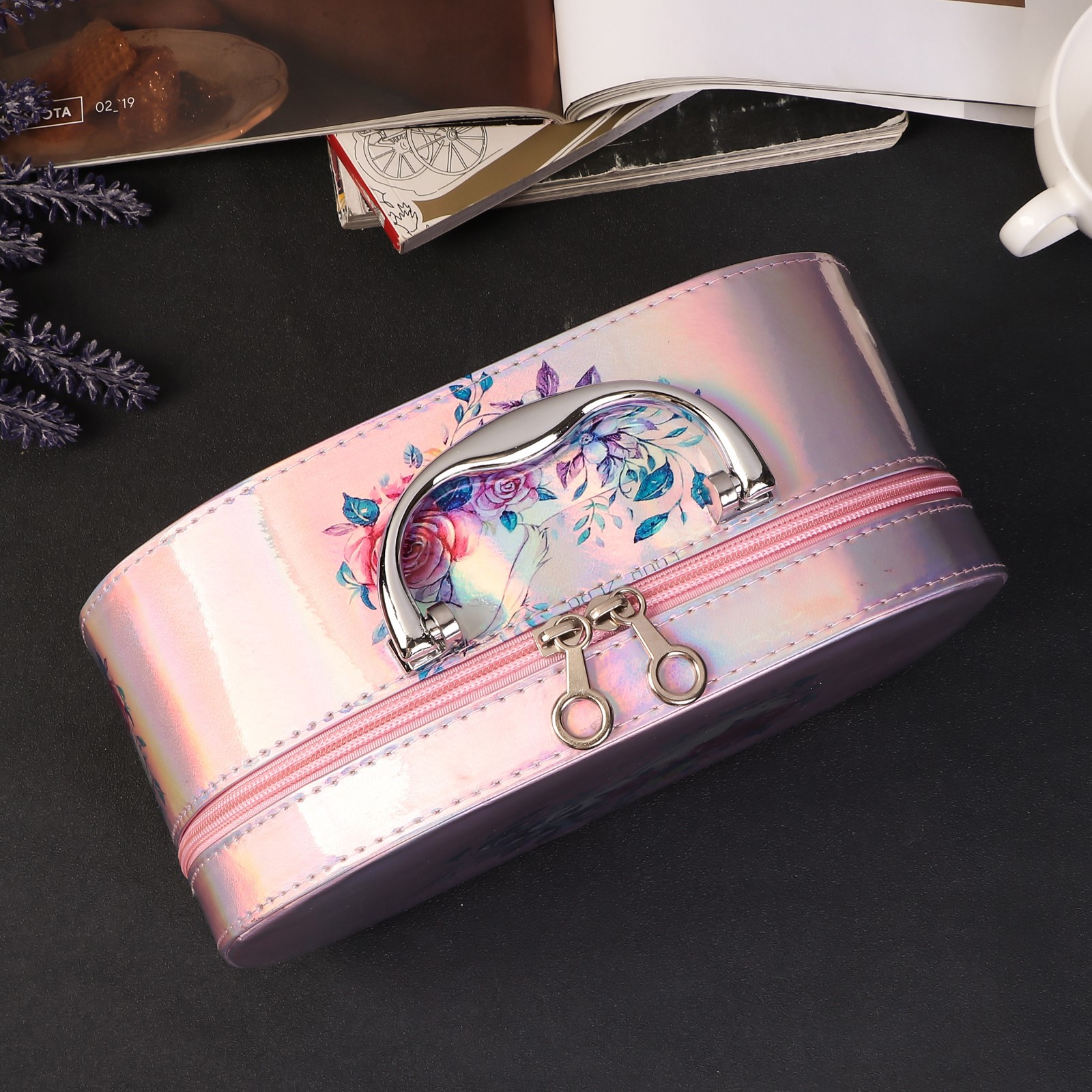 Изображение товара Шкатулка для косметики Simaland "Единорог в цветах" перламутр 11x18x25.5 см