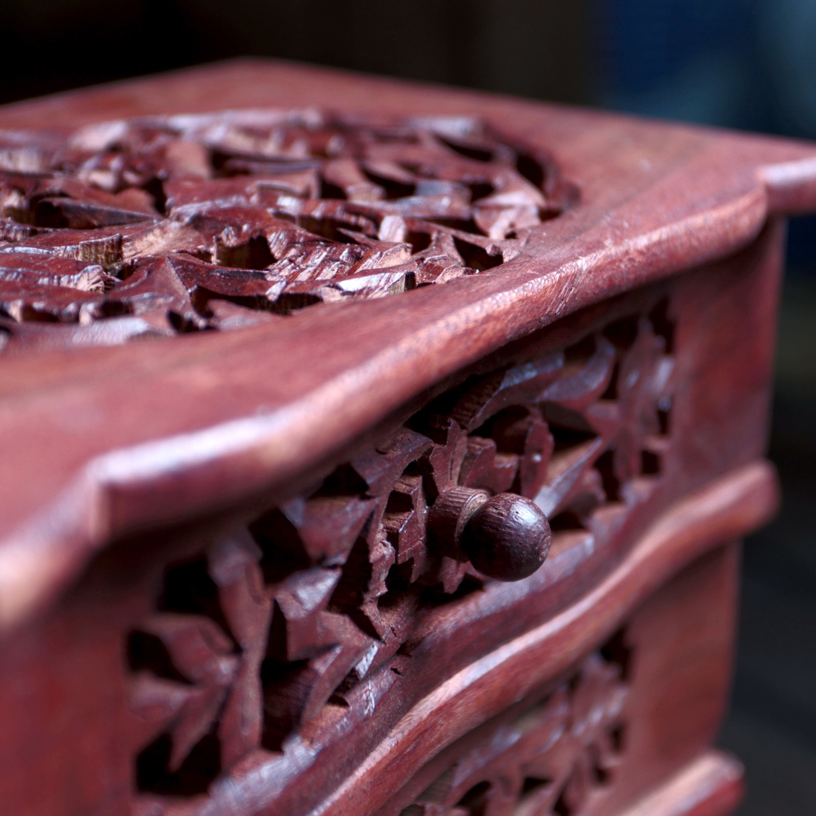 Изображение товара Шкатулка-комод универсальная дерево "Резная" 23.5x13x29 см