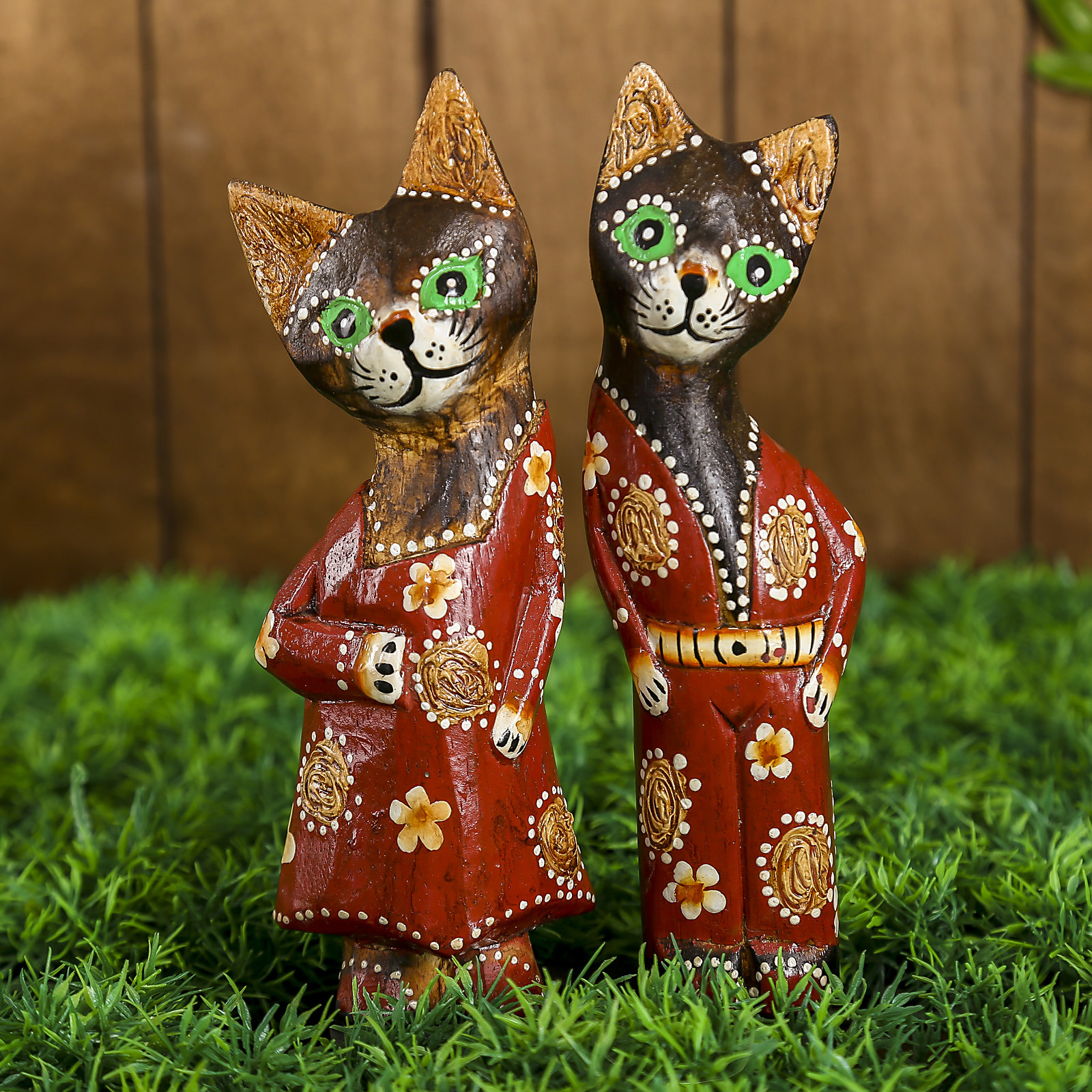 Изображение товара Сималанд Пара кошечек — декоративная деревянная фигура 20 см