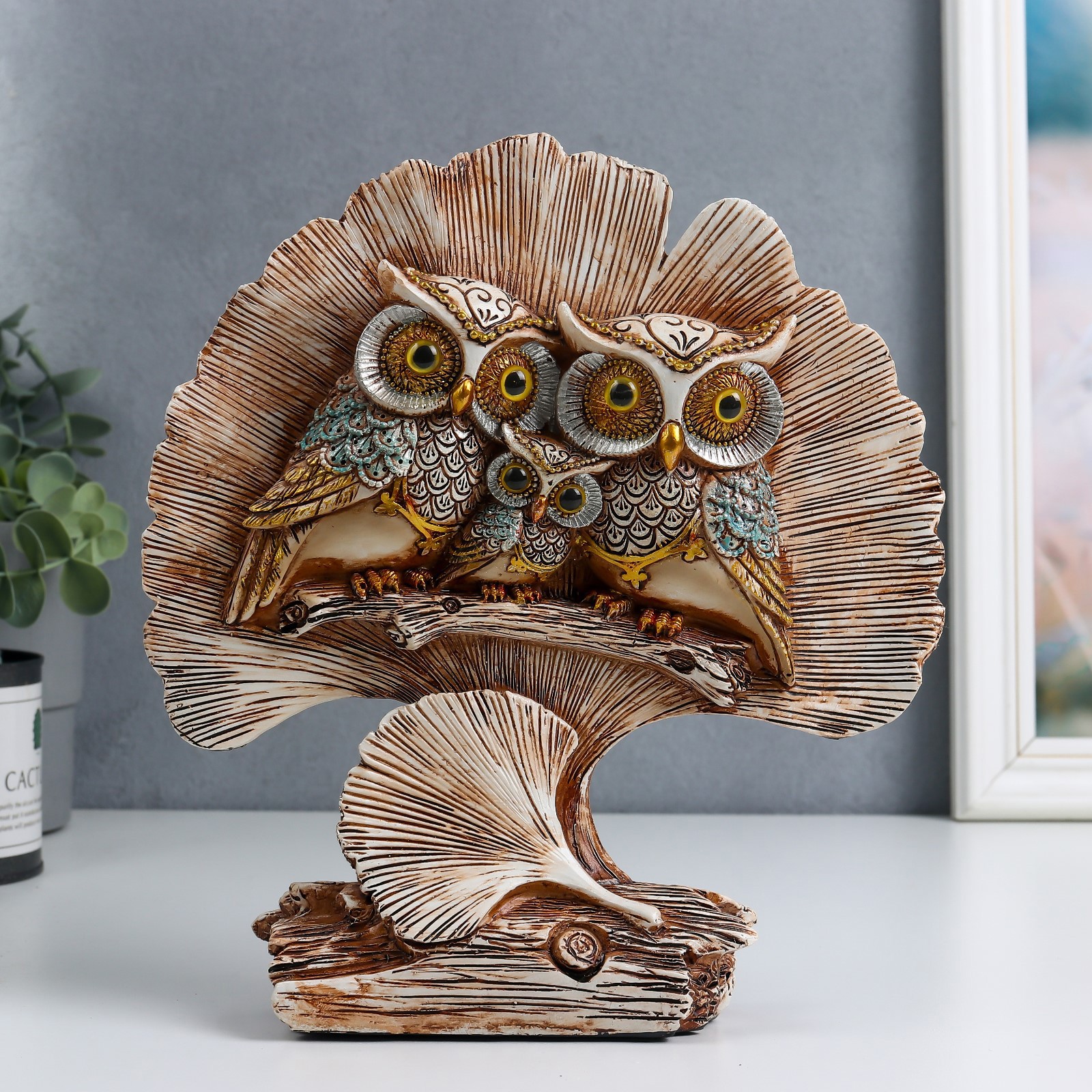 Изображение товара Фигурка сувенирная Simaland Семейство белых филинов с опахалом 25x6x21.5 см